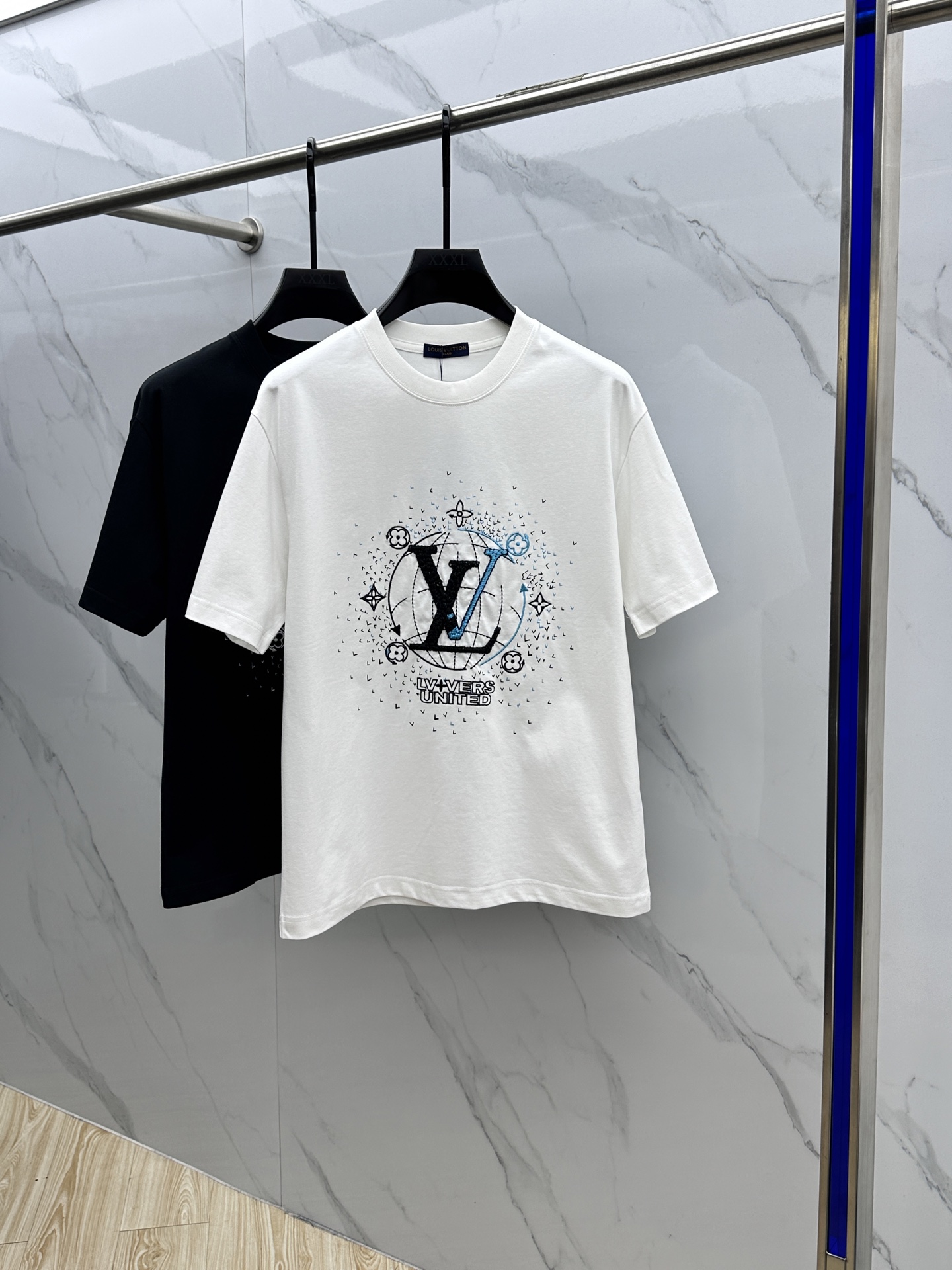  🆕Louis Vuitton·路易威登  2025FW春夏新品圆领打底外穿T恤，立体感logo微廓形半
