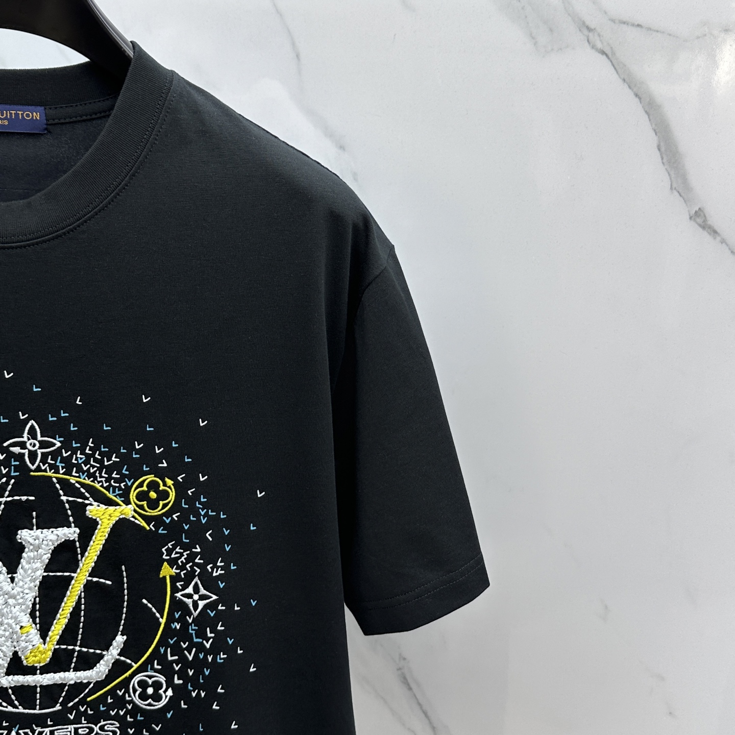  🆕Louis Vuitton·路易威登  2025FW春夏新品圆领打底外穿T恤，立体感logo微廓形半
