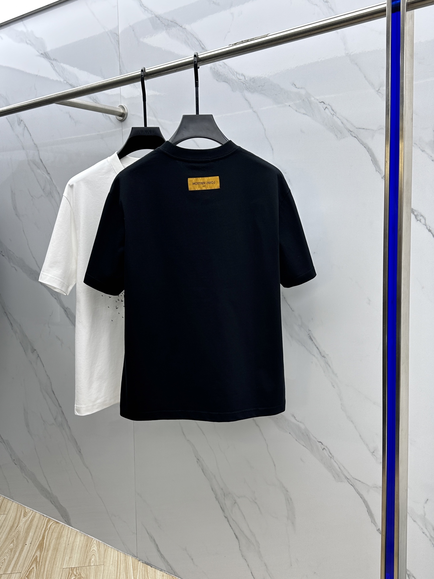  🆕Louis Vuitton·路易威登  2025FW春夏新品圆领打底外穿T恤，立体感logo微廓形半