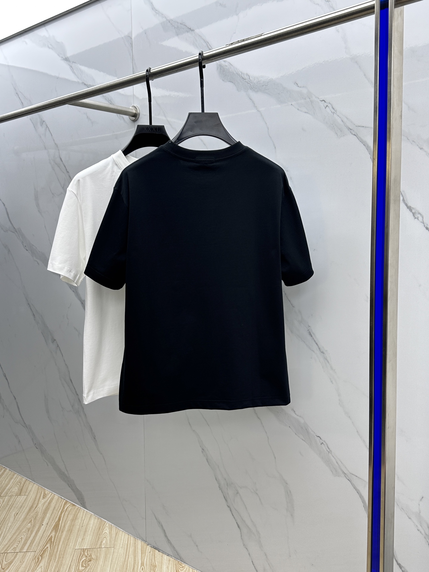  🆕Christian Dior·迪奥   2025FW春夏新品圆领打底外穿T恤，立体感logo微廓形半