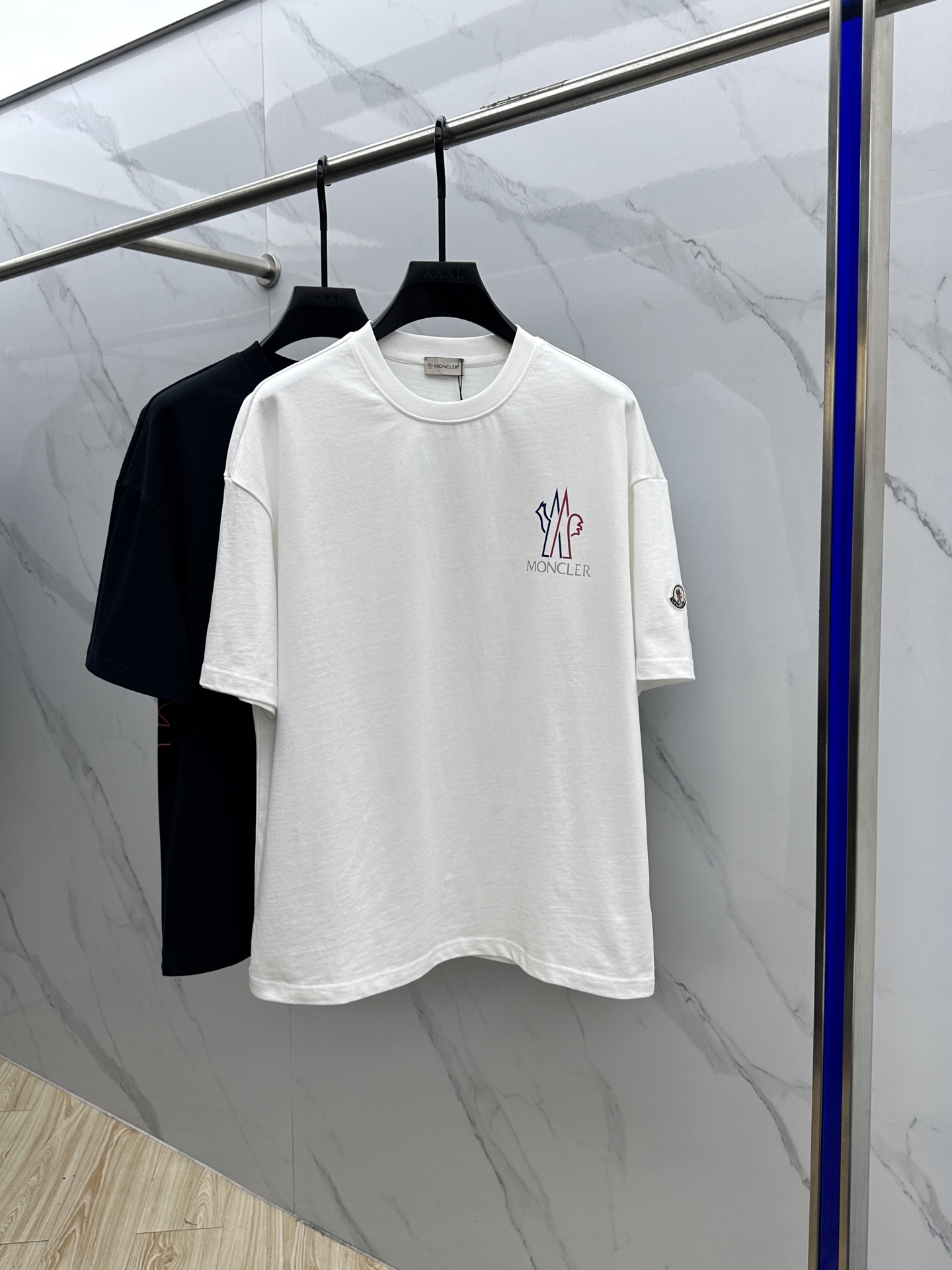 🆕Moncler·蒙口  2025FW春夏新品圆领打底外穿T恤，立体感logo...