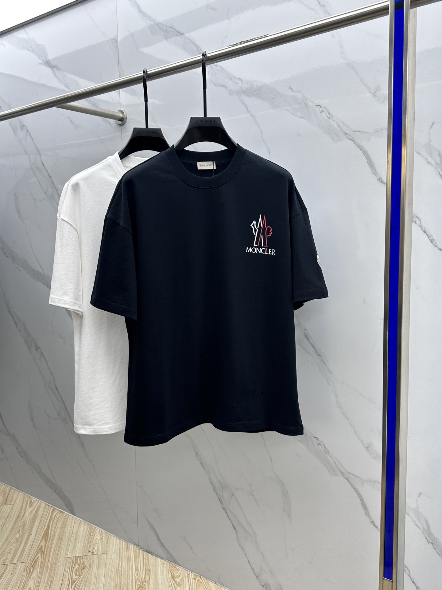 🆕Moncler·蒙口  2025FW春夏新品圆领打底外穿T恤，立体感logo...