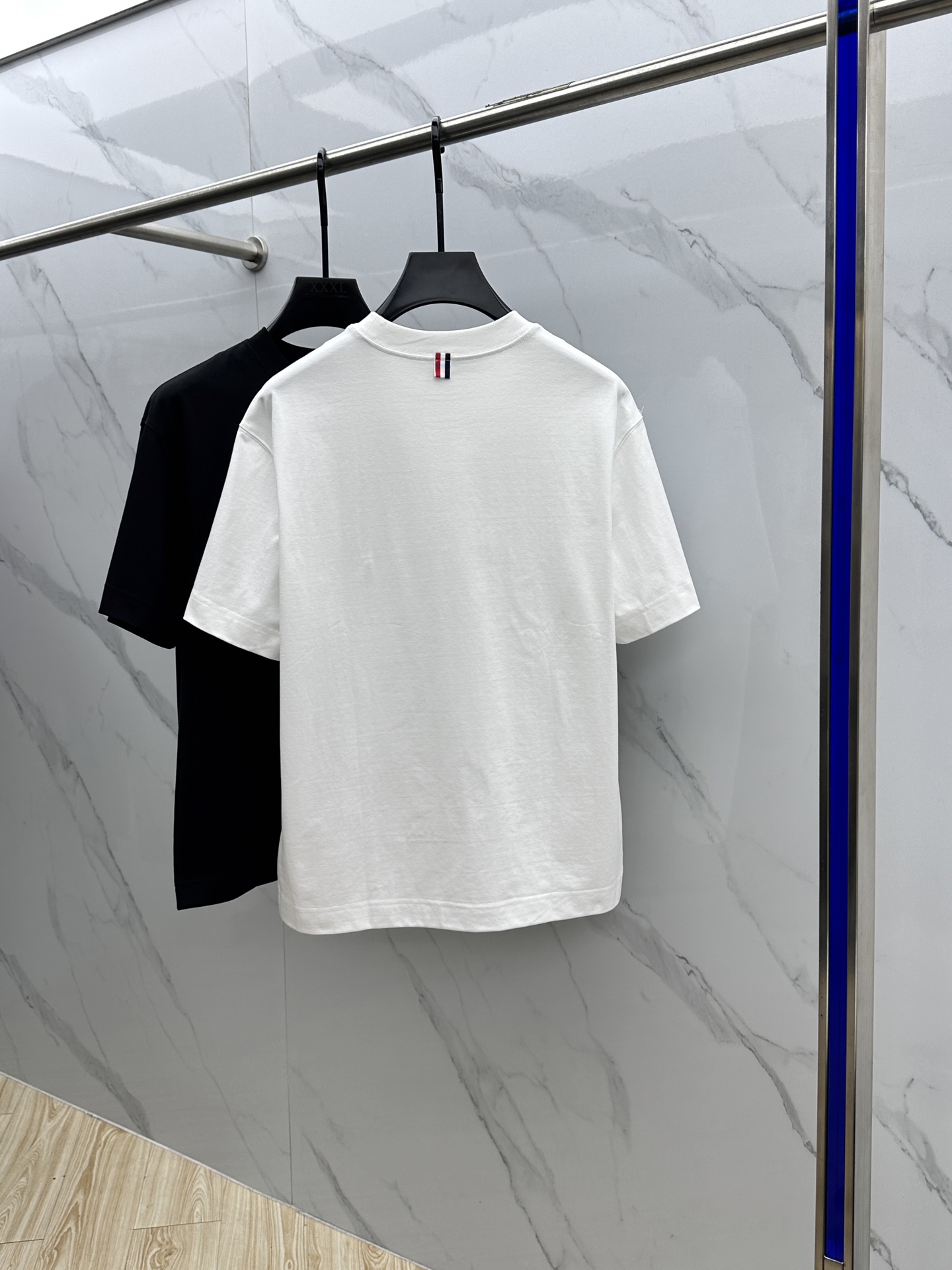  🆕Moncler·蒙口 2025FW春夏新品圆领打底外穿T恤，立体感logo微廓形半袖活性纯棉打底T恤