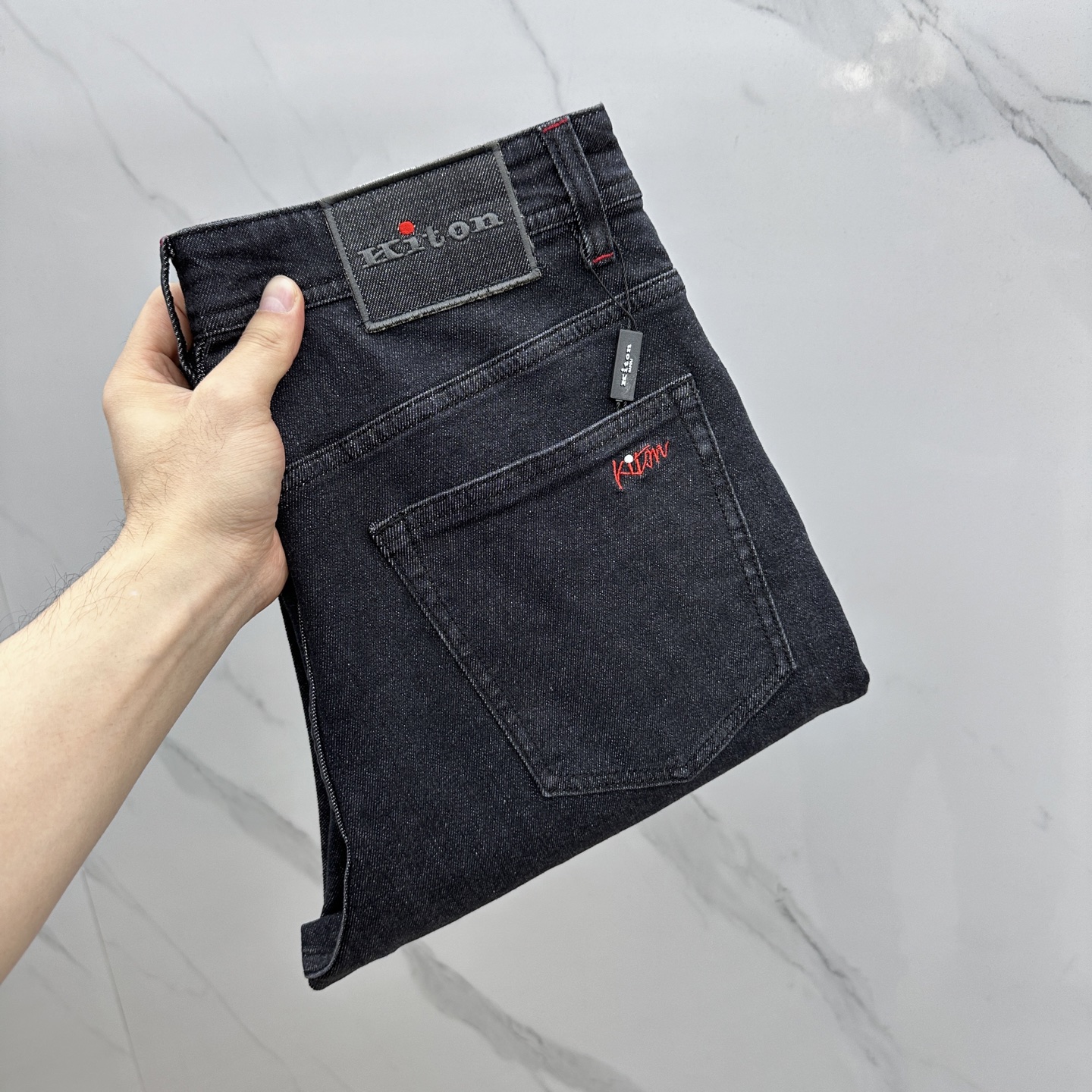 NO:149920,Kiton·High-end customization, the latest jeans in early spring 2025, thickened and fleece, sold at the counter simultaneously, imported color fixing fabric, original custom reproduction, customer-supplied hardware and auxiliary materials, original quality, heavy industry washing, fine workmanship and excellent upper body!  Preferred single product A10 produced with 30-38 no 35.37, jeans, alexander wang19860909Kiton·高端定制、2025早春最新款牛仔裤 加厚加绒 柜台同步发售 进口固色面料 原版定制复刻 客供五金辅料 原单品质 重工洗水 做工走线精细 上身绝佳！优选单品 A10出品 码数30-38无35.37,,jeans,alexander wang,Men's clothing