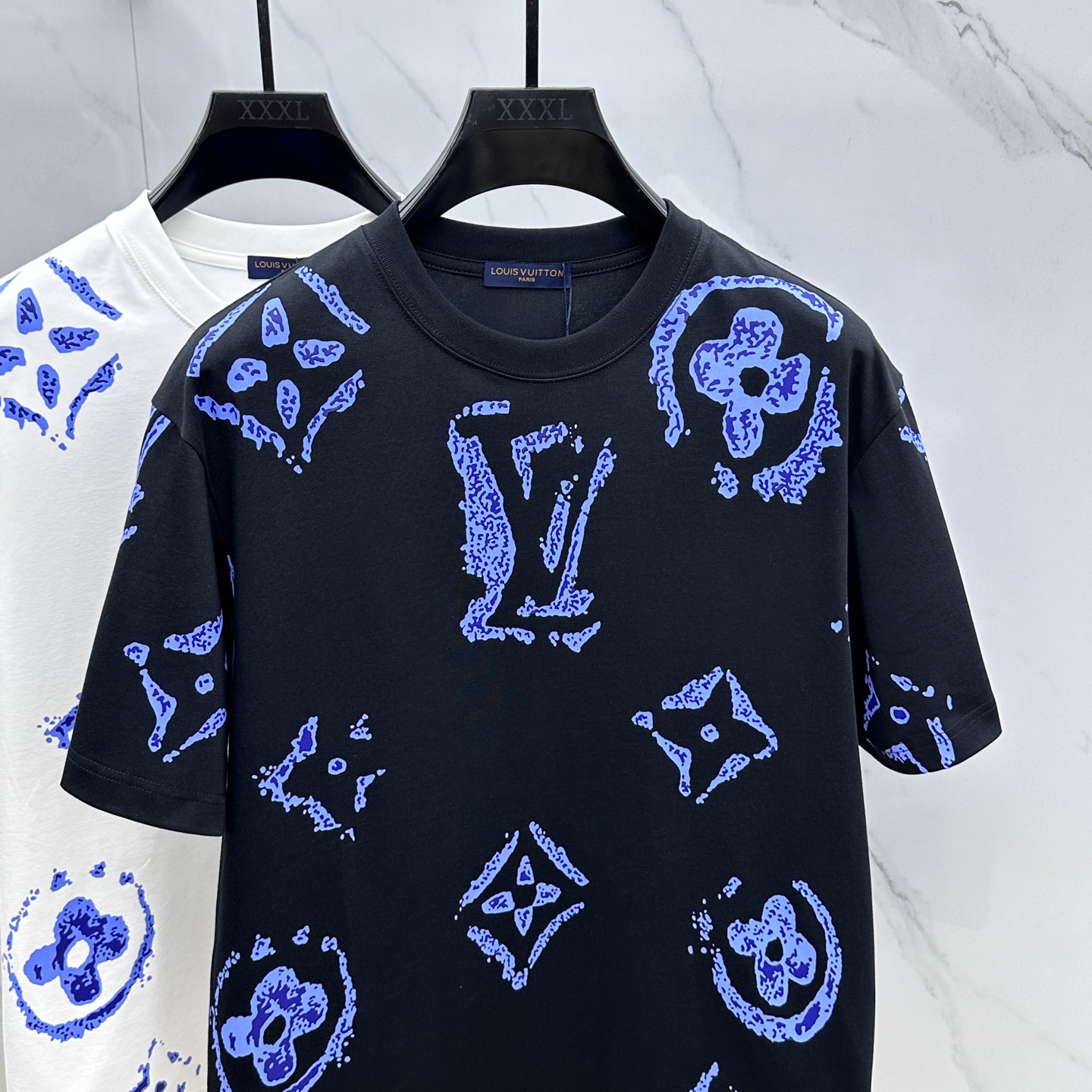  🆕1V*路易*登 2025FW春夏新品圆领打底外穿T恤，立体感logo微廓形半袖纯棉打底，手感面糯有骨