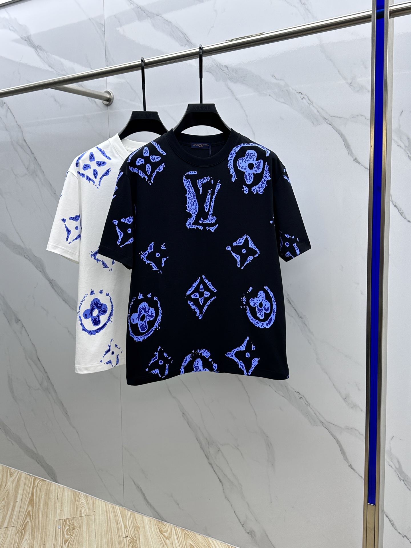  🆕1V*路易*登 2025FW春夏新品圆领打底外穿T恤，立体感logo微廓形半袖纯棉打底，手感面糯有骨