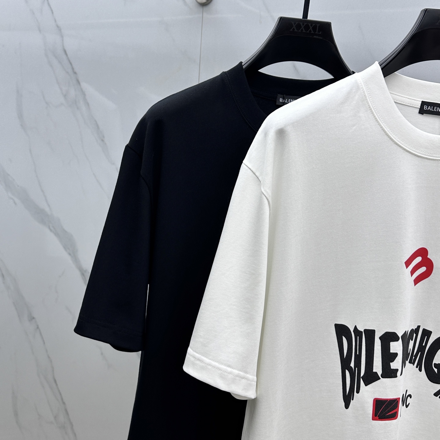  🆕Balenciag*巴黎 2025FW春夏新品圆领打底外穿T恤，立体感logo微廓形半袖纯棉打底，手