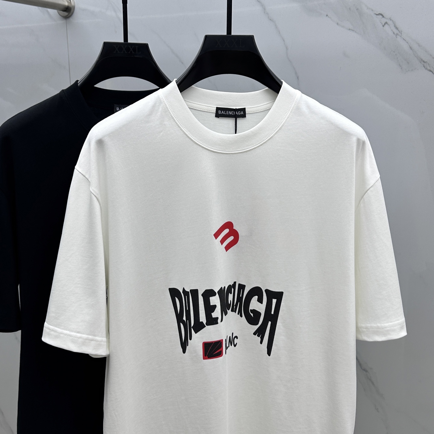  🆕Balenciag*巴黎 2025FW春夏新品圆领打底外穿T恤，立体感logo微廓形半袖纯棉打底，手