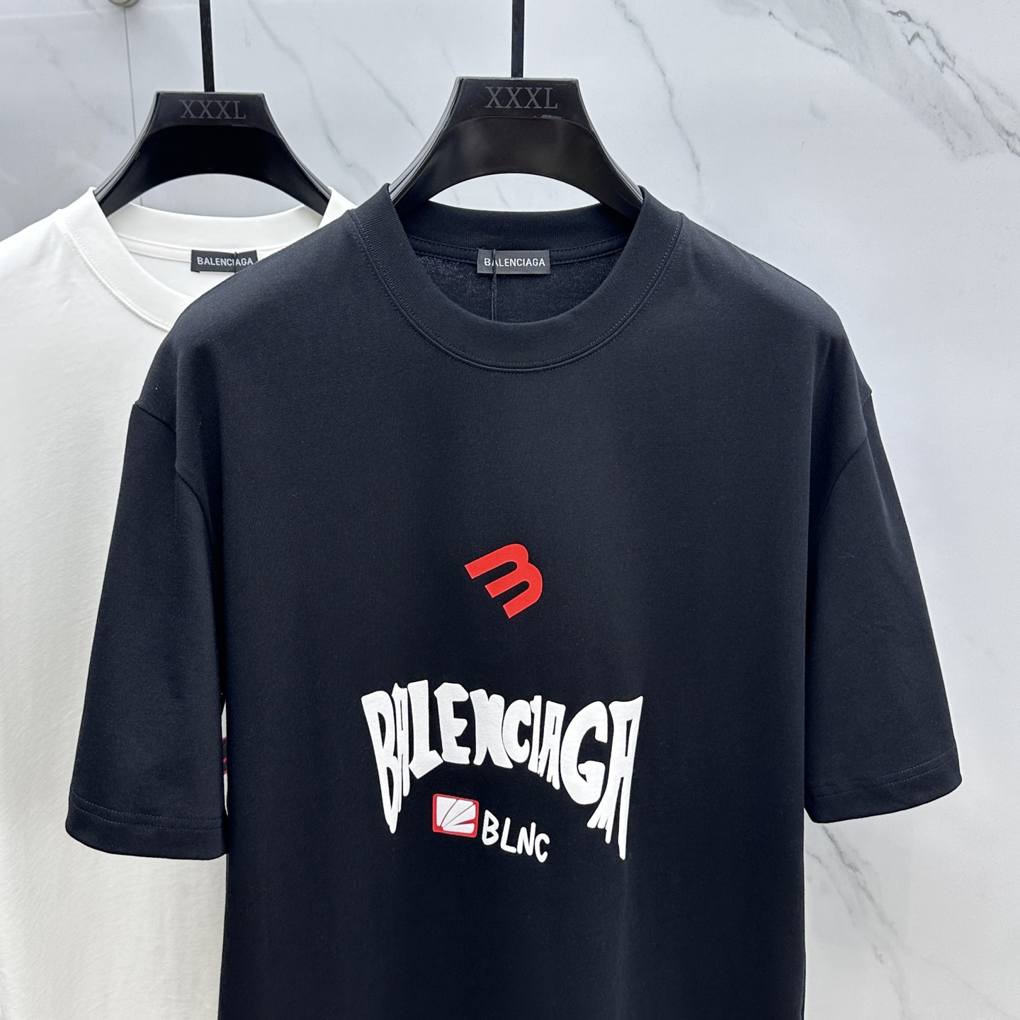  🆕Balenciag*巴黎 2025FW春夏新品圆领打底外穿T恤，立体感logo微廓形半袖纯棉打底，手