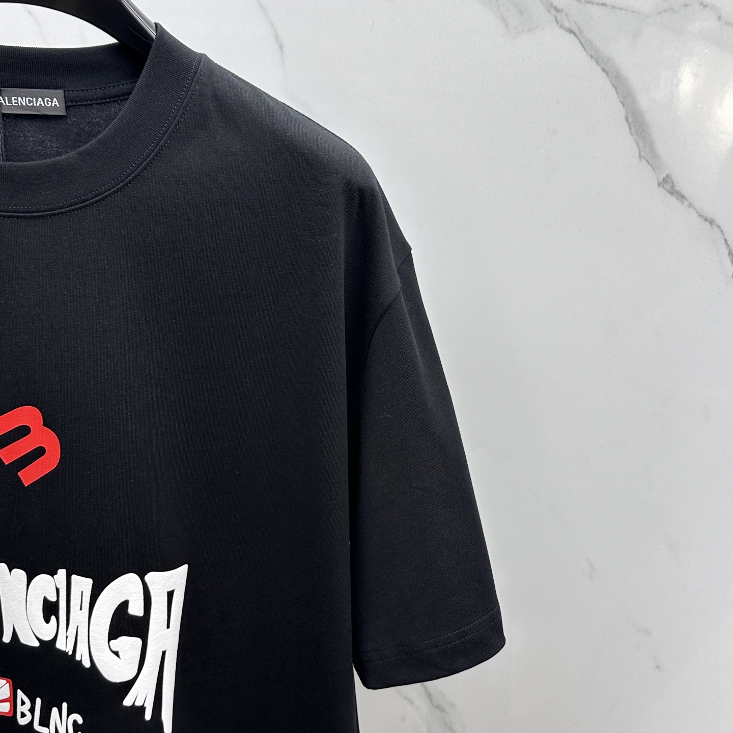  🆕Balenciag*巴黎 2025FW春夏新品圆领打底外穿T恤，立体感logo微廓形半袖纯棉打底，手