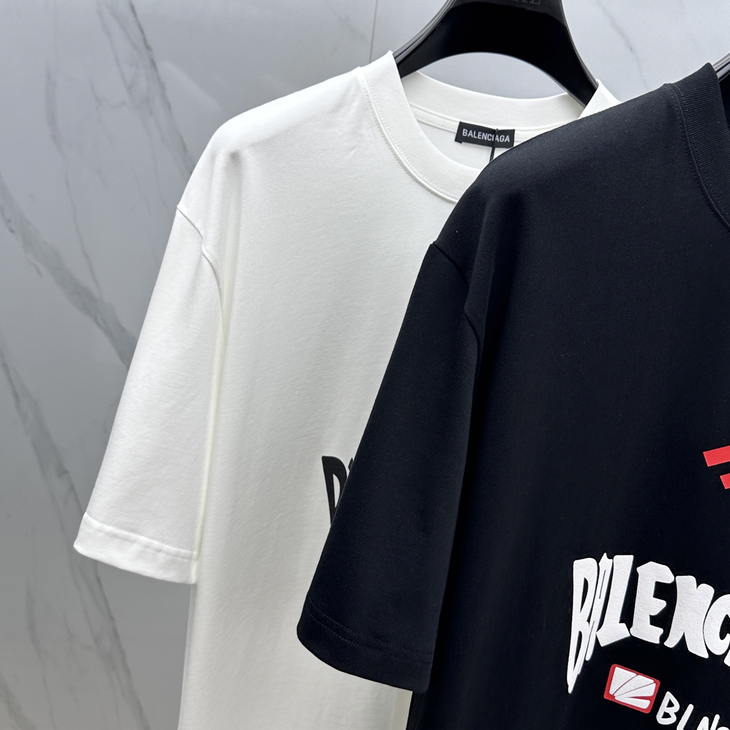  🆕Balenciag*巴黎 2025FW春夏新品圆领打底外穿T恤，立体感logo微廓形半袖纯棉打底，手