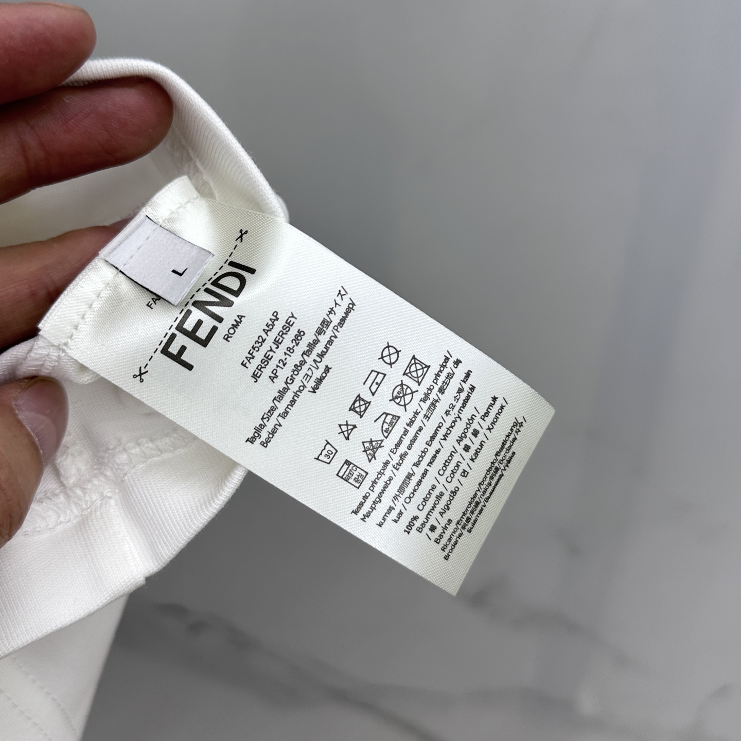  🆕Fendi*芬迪 2025FW春夏新品圆领打底外穿T恤，立体感logo微廓形半袖纯棉打底，手感面糯有