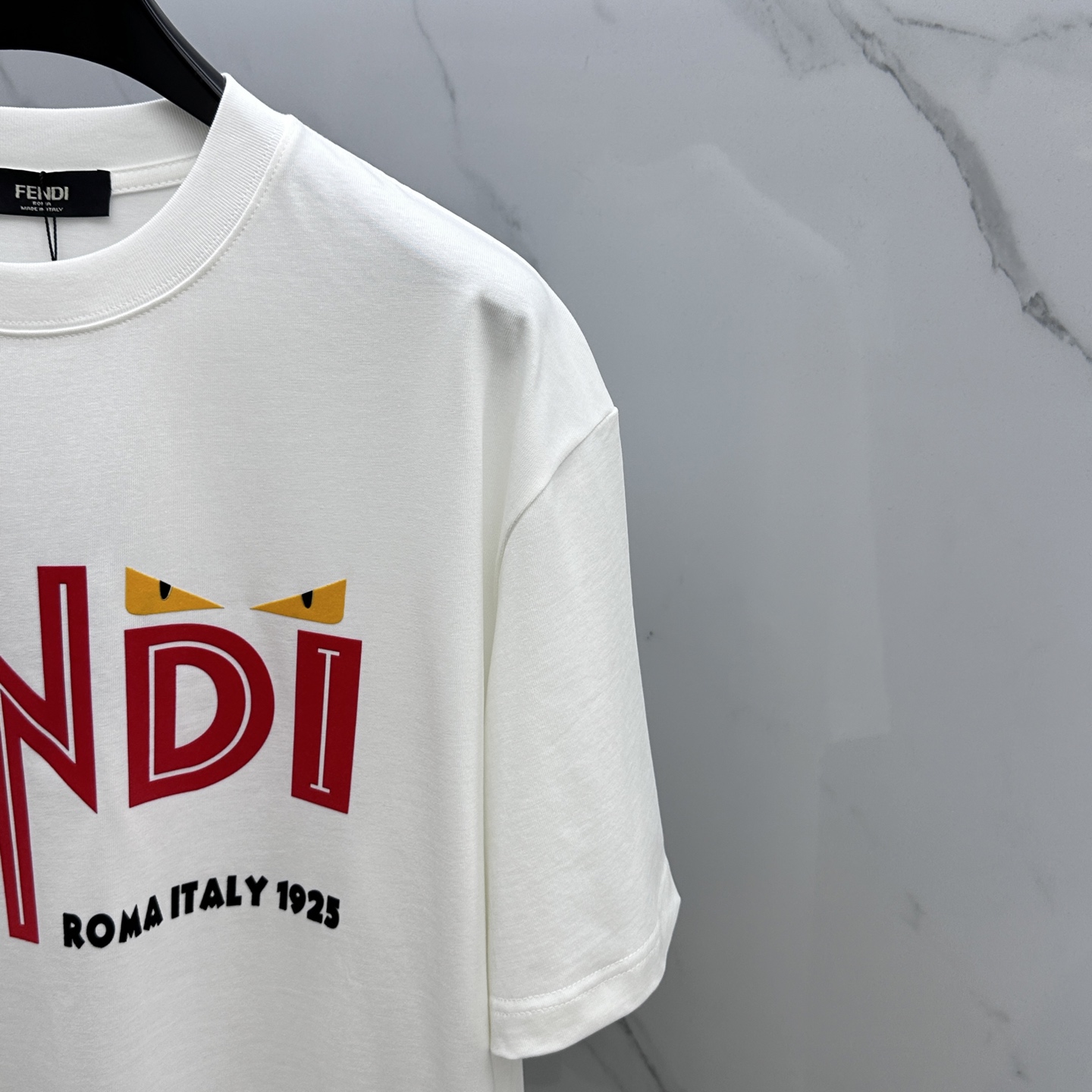  🆕Fendi*芬迪 2025FW春夏新品圆领打底外穿T恤，立体感logo微廓形半袖纯棉打底，手感面糯有