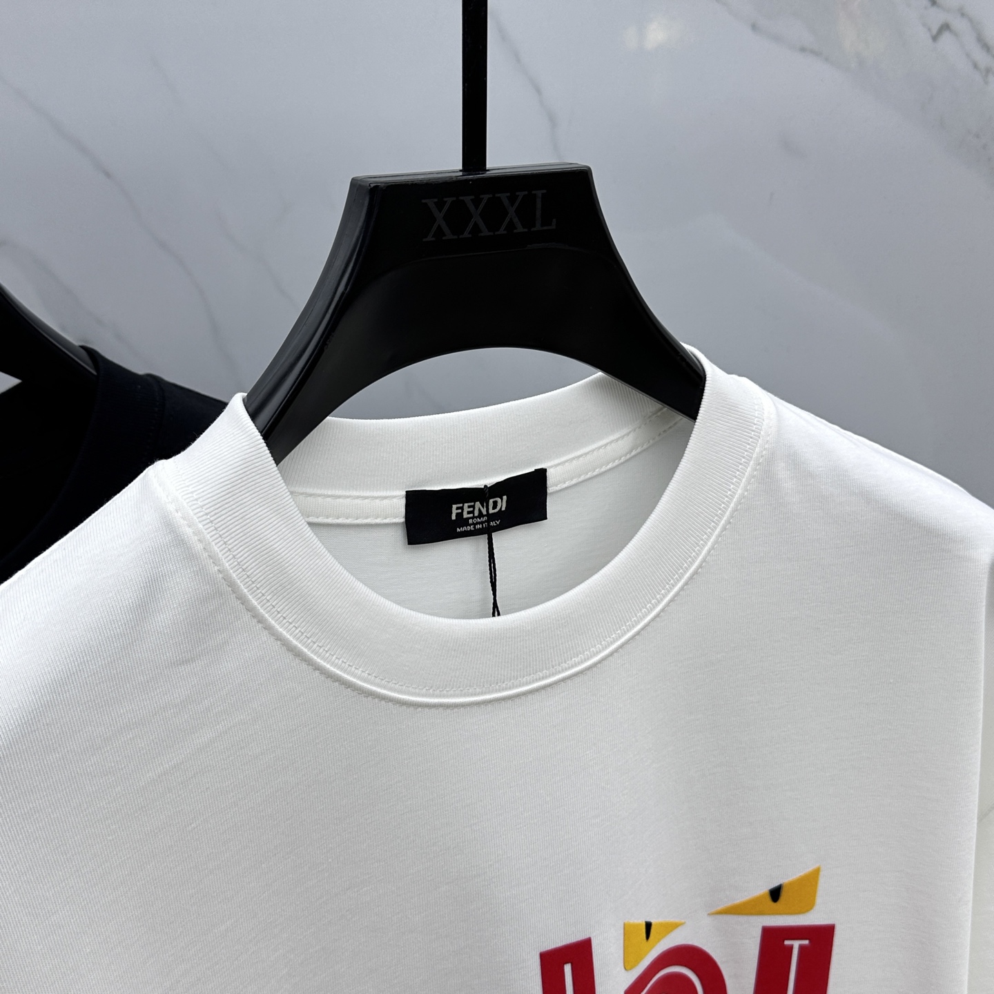  🆕Fendi*芬迪 2025FW春夏新品圆领打底外穿T恤，立体感logo微廓形半袖纯棉打底，手感面糯有