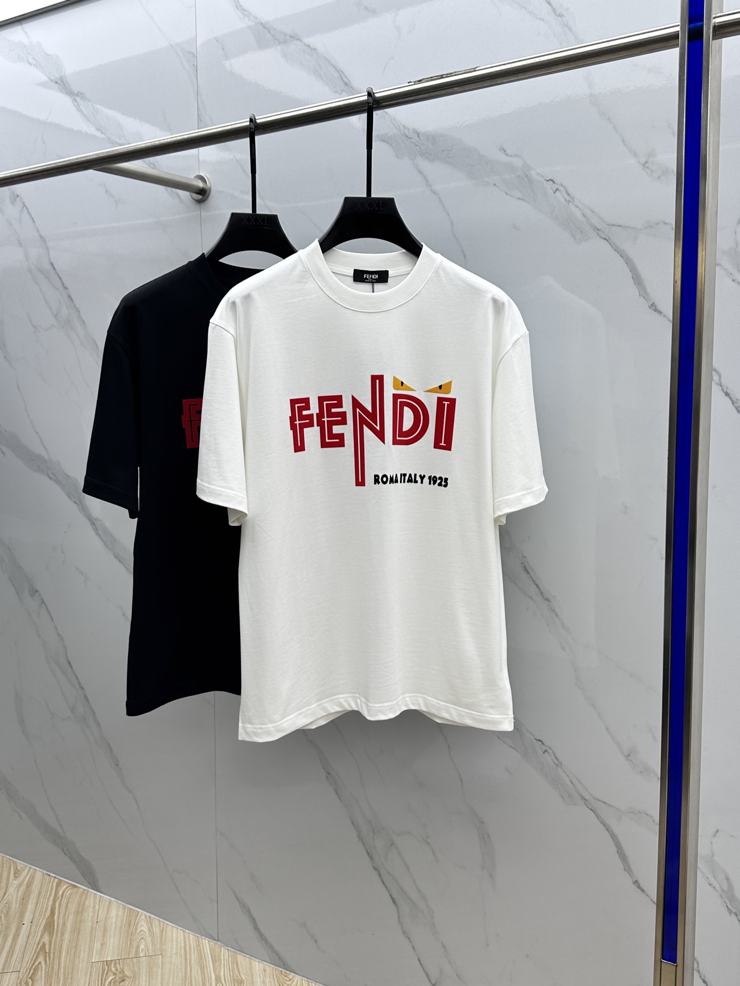  🆕Fendi*芬迪 2025FW春夏新品圆领打底外穿T恤，立体感logo微廓形半袖纯棉打底，手感面糯有
