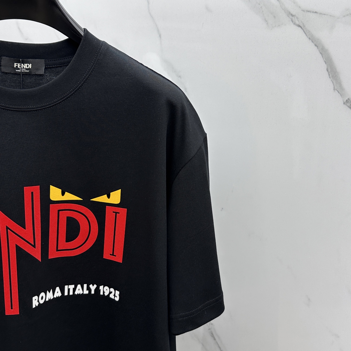  🆕Fendi*芬迪 2025FW春夏新品圆领打底外穿T恤，立体感logo微廓形半袖纯棉打底，手感面糯有