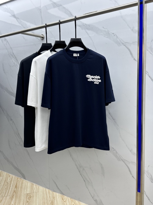 Moncler 2025FW Crewneck T-Shirt With Logo, Summer Top, Unisex Style 1 Moncler 2025FW Crewneck T-Shirt With Logo, Summer Top, Unisex Style