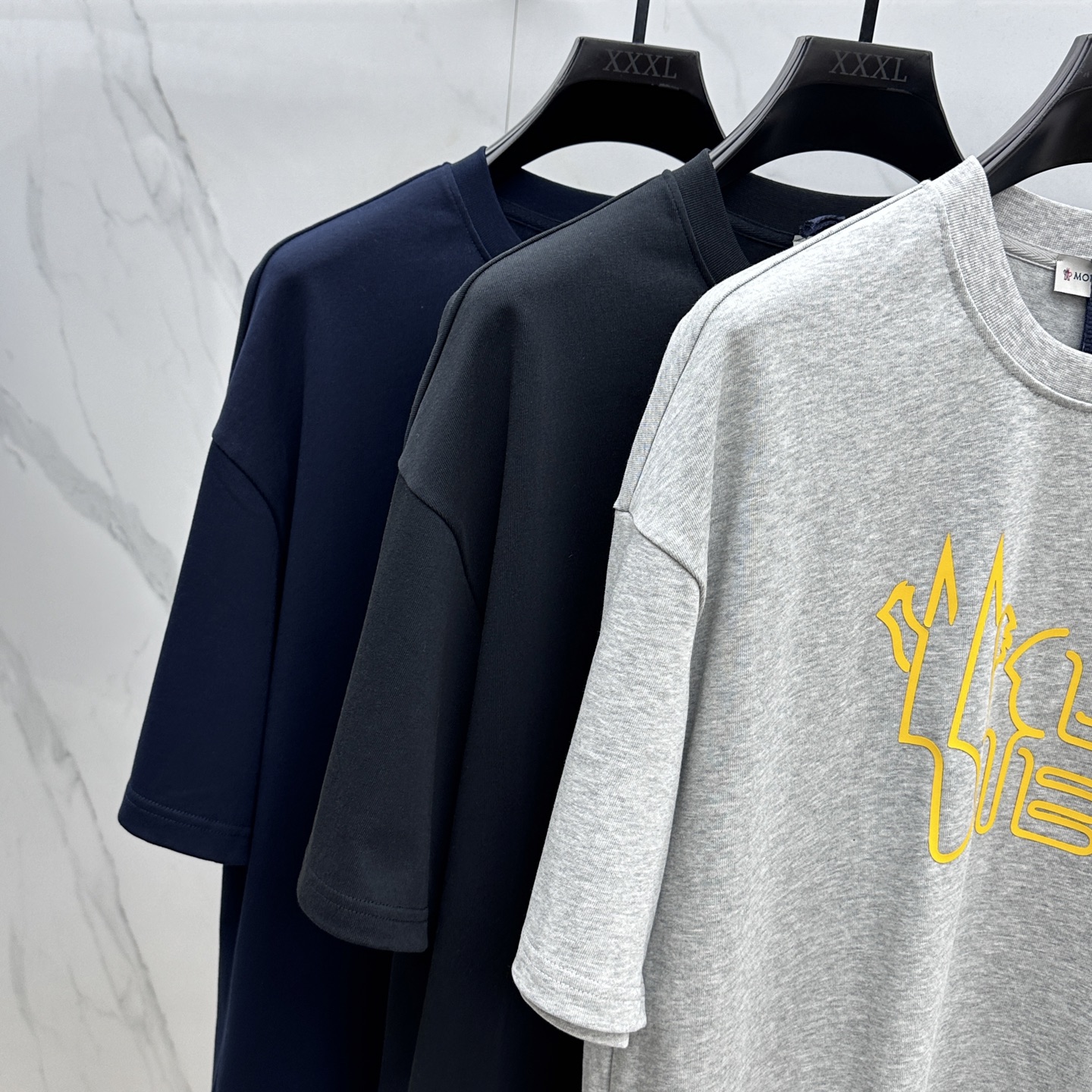 Moncler 2025FW Spring/Summer Crewneck T-Shirt with 3D Logo - Unisex 4 i1745172269026 5398 0 2