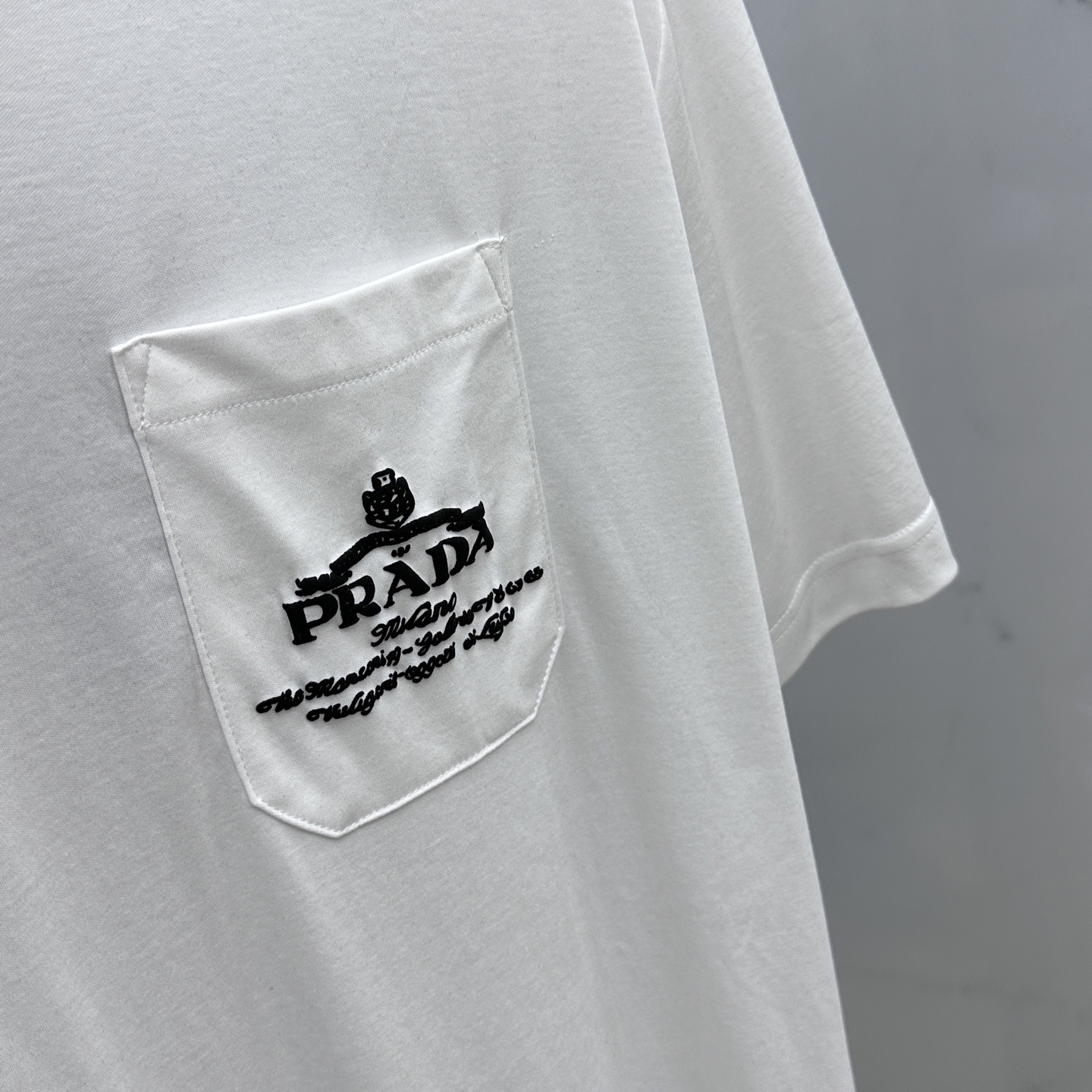 Prada 2025 Spring/Summer New Round Neck Short Sleeve T-Shirt 8 i1745341440907 7835 0 6