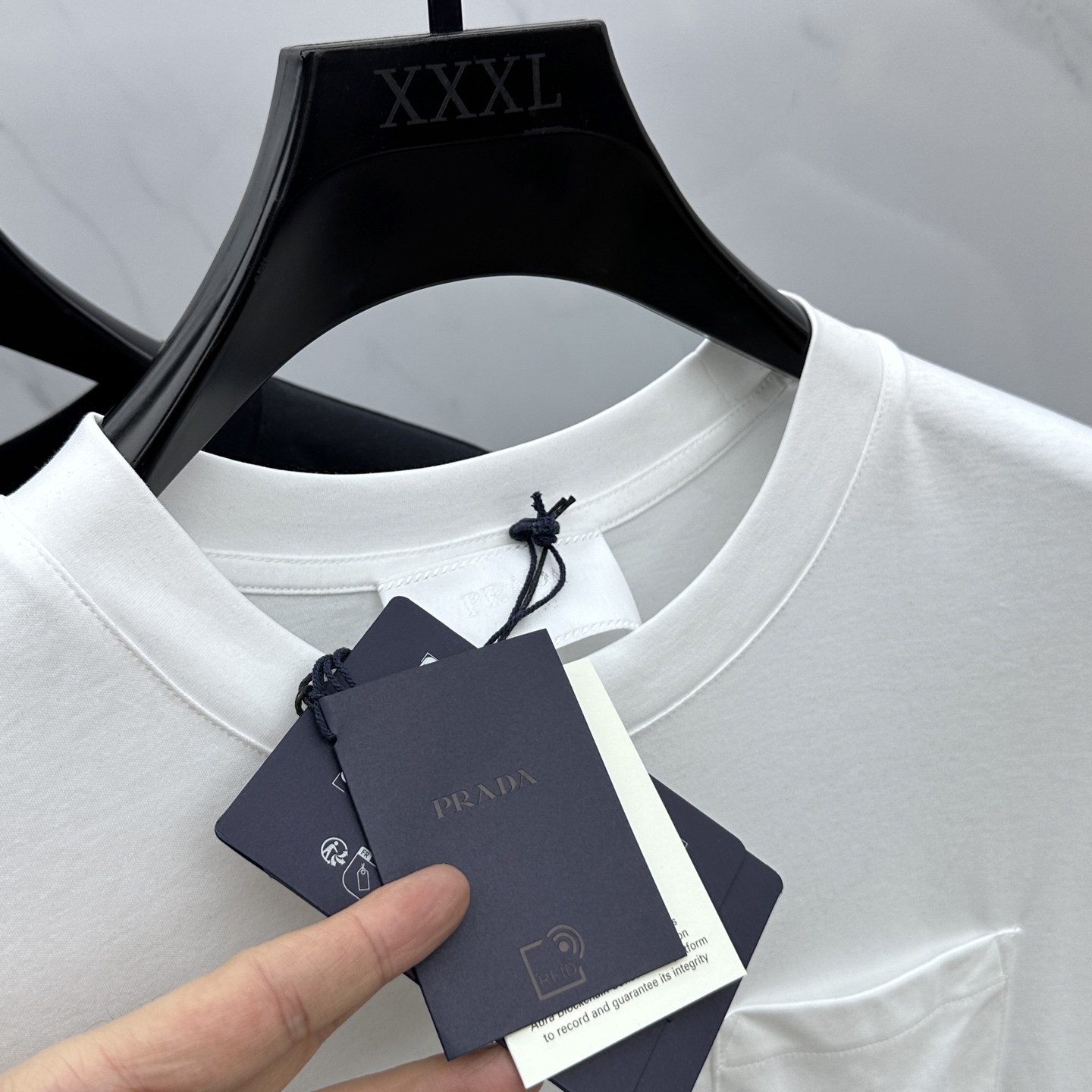 Prada 2025 Spring/Summer New Round Neck Short Sleeve T-Shirt 6 i1745341440920 5975 0 4