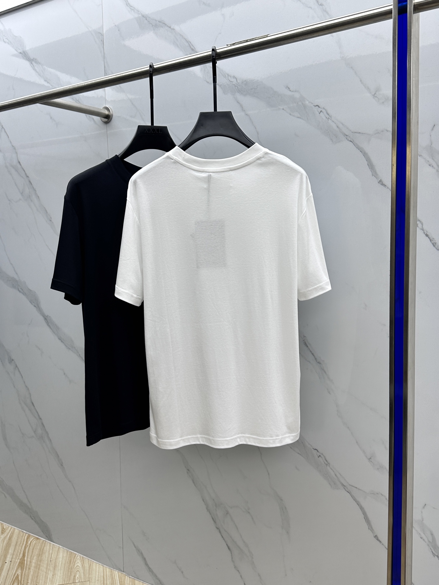 Prada 2025 Spring/Summer New Round Neck Short Sleeve T-Shirt 10 i1745341442381 6376 0 8