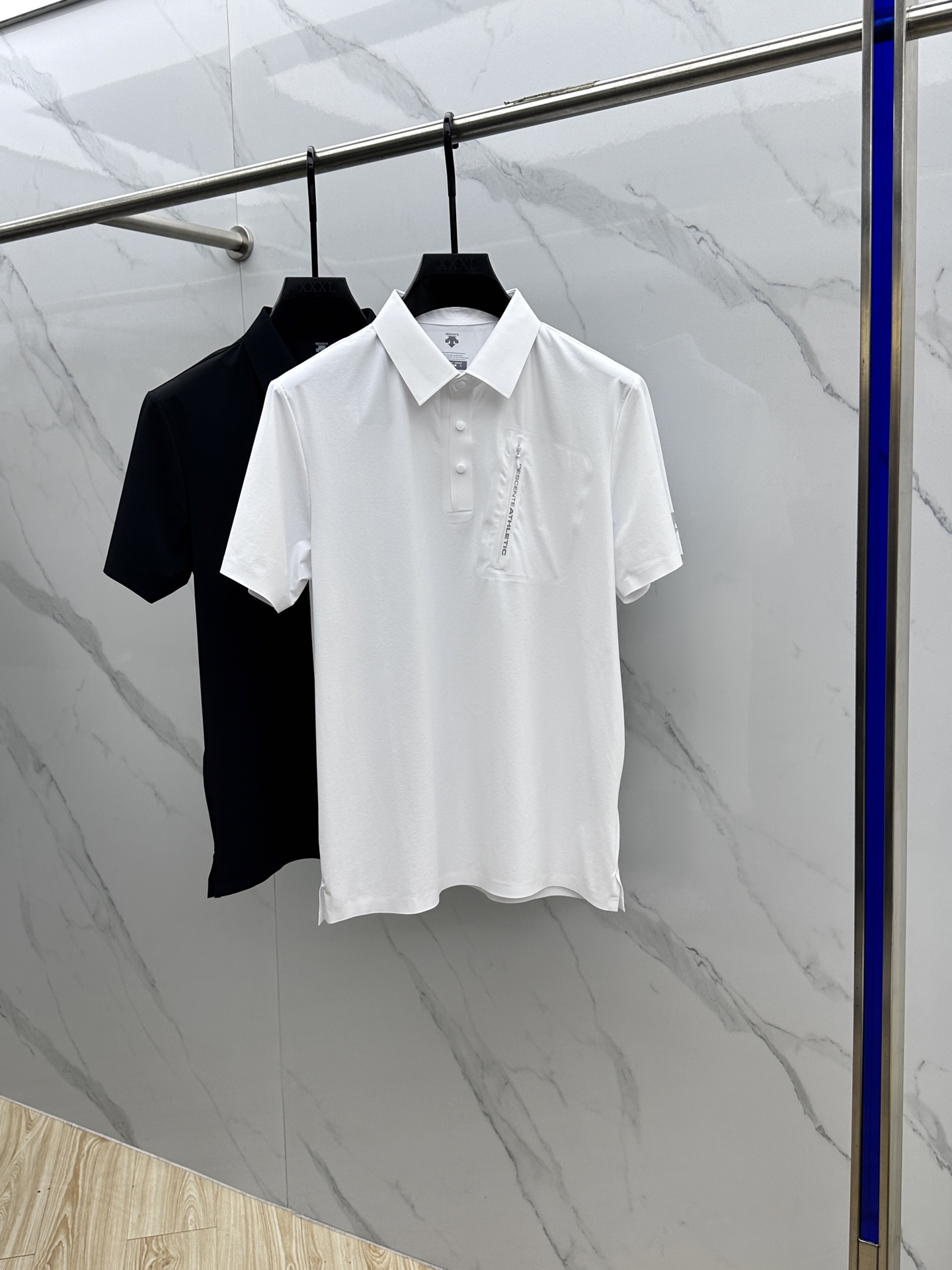 NO:145233,DESCENTE* electric fan 2025FW spring and summer new outdoor beef, special training, sports, fitness, running, casual, moisture-absorbing and sweating T-shirt, close-fitting, ultra-thin all-weather outdoor sports series!  Sports running, long sleeves, mountaineering and hiking. High-quality fabric, skin-friendly and soft, sweat-absorbing and breathable. Outdoor functional fabric, quick-drying, lightweight and breathable!  3D three-dimensional shearing, a simple but not simple model, with the upper body effect perfect!  Such a cost-effective technology quick-drying clothes. Processing, tailoring, and chest logo compression printing technology, extremely recognizable. A must-have item for single wear and base. The same model for men and women, xh, code L-5XL,,tees, t-shirt, alexander wang19860909DESCENTE*电扇2025FW春夏新款户外牛货,特综训运动健身跑步休闲内搭吸湿排汗T恤 贴身超薄 全天候户外运动系列！运动跑步长袖,登山徒步.优质面料 亲肤柔软 吸汗透气 户外功能性面料 速干 轻量透气！ 3d立体载剪 简约而不简单的一款,上身效果堪称完美！性价比这么高的科技速干衣 . 工艺处理,剪裁到位,胸前logo压胶印花工艺,辨识度极高.单穿打底必备单品. 男女同款xh 码数L-5XL,,tees，t-shirt,alexander wang,Men's clothing