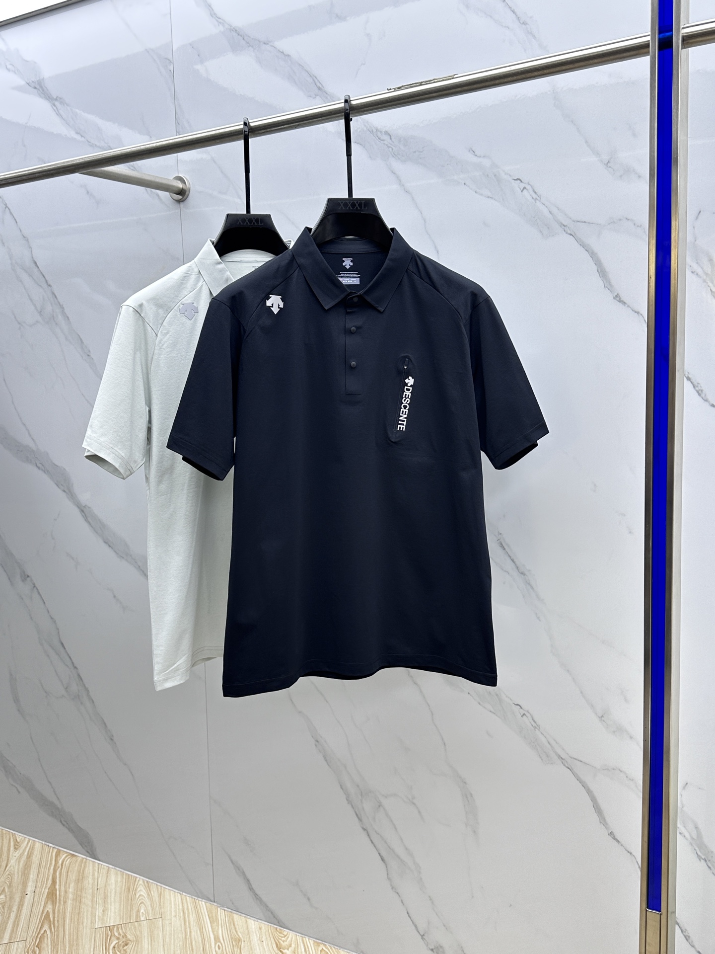 NO:145247,DESCENTE*Disante 2025FW spring and summer new outdoor beef, special training, sports, fitness, running, casual, moisture-absorbing and sweating T-shirt, all-weather outdoor sports series!  Sports running, long sleeves, mountaineering and hiking. High-quality fabric, skin-friendly and soft, sweat-absorbing and breathable. Outdoor functional fabric, quick-drying, lightweight and breathable!  3D three-dimensional shearing, a simple but not simple model, with the upper body effect perfect!  Such a cost-effective technology quick-drying clothes. Processing, tailoring, and chest logo compression printing technology, extremely recognizable. A must-have item for single wear and base. The same model for men and women, xh, code number m-3xl,,tees, t-shirt, alexander wang19860909DESCENTE*迪桑特 2025FW春夏新款户外牛货,特综训运动健身跑步休闲内搭吸湿排汗T恤 全天候户外运动系列！运动跑步长袖,登山徒步.优质面料 亲肤柔软 吸汗透气 户外功能性面料 速干 轻量透气！ 3d立体载剪 简约而不简单的一款,上身效果堪称完美！性价比这么高的科技速干衣 . 工艺处理,剪裁到位,胸前logo压胶印花工艺,辨识度极高.单穿打底必备单品. 男女同款xh 码数m-3xl,,tees，t-shirt,alexander wang,Men's clothing