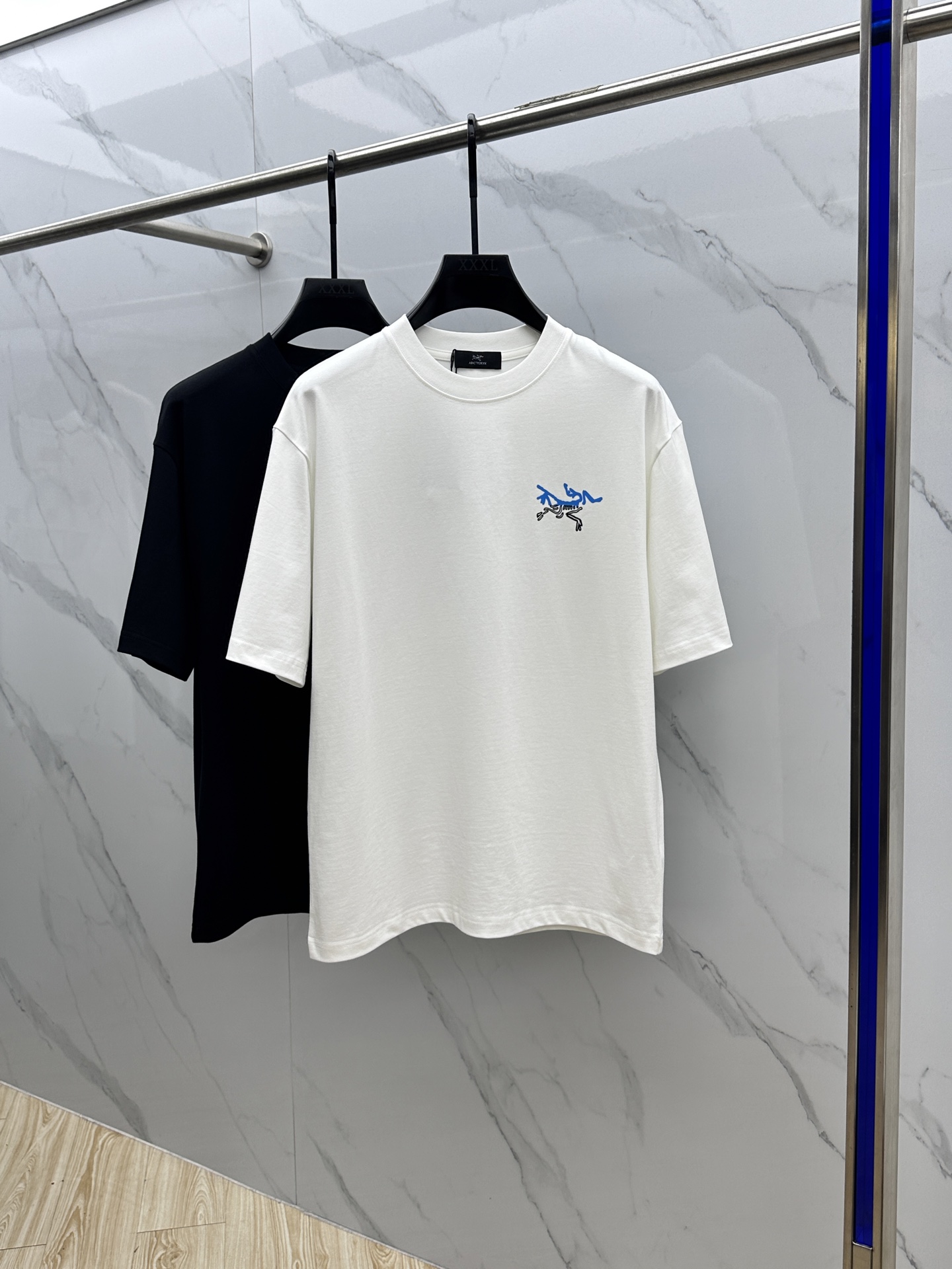Arc'teryx Round Neck T-Shirt: Lightweight, Breathable, and Stylish for Everyday Wear 2 i1745777945049 1775 0 0