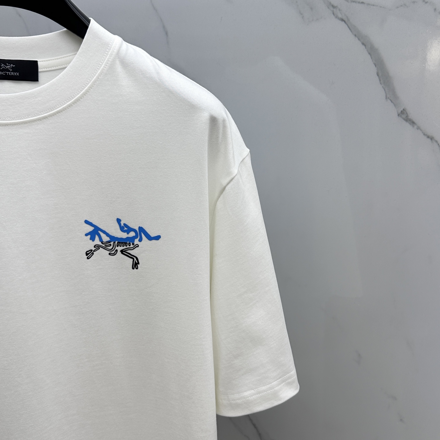 Arc'teryx Round Neck T-Shirt: Lightweight, Breathable, and Stylish for Everyday Wear 7 i1745777947473 4941 0 5