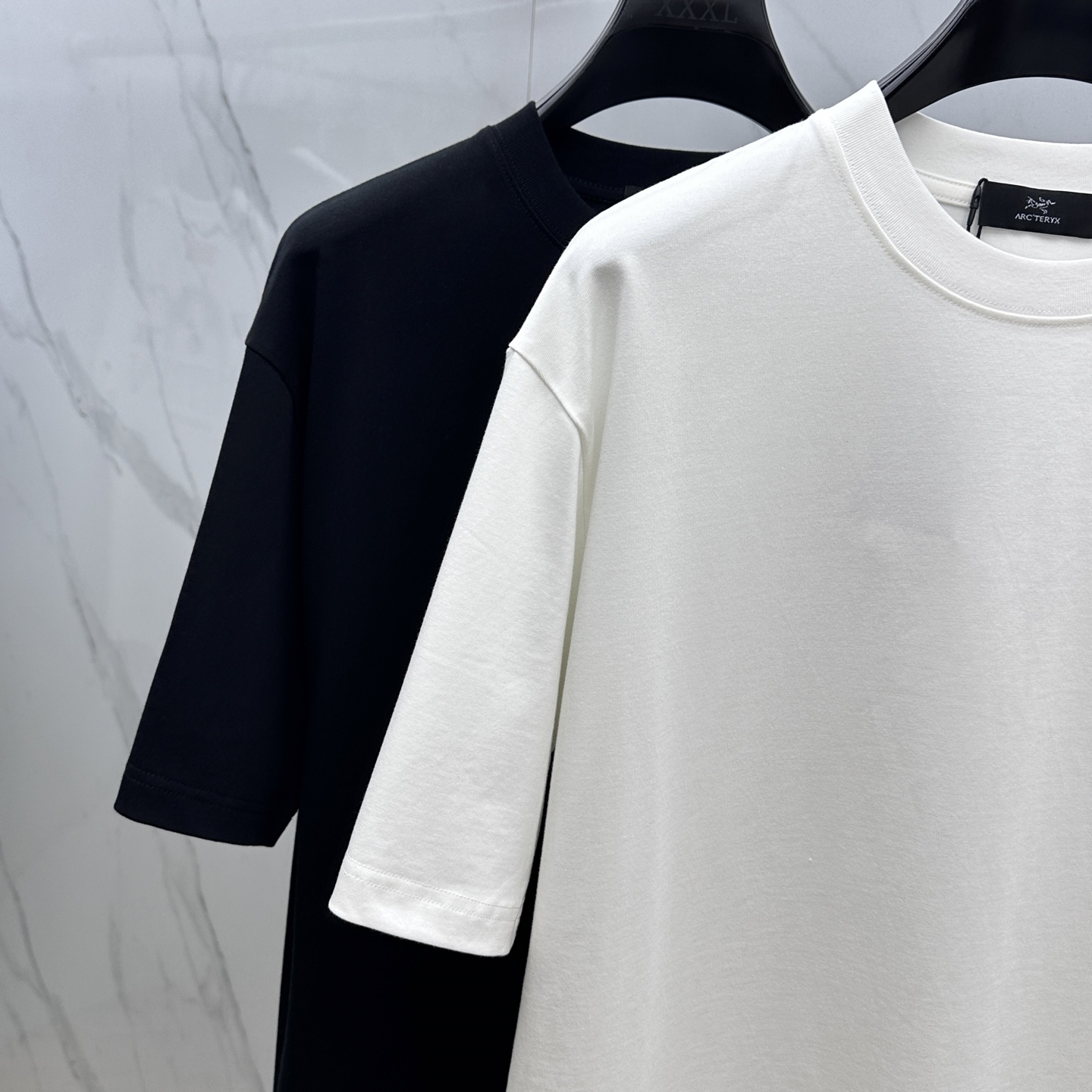 Arc'teryx Round Neck T-Shirt: Lightweight, Breathable, and Stylish for Everyday Wear 4 i1745777947510 5065 0 2