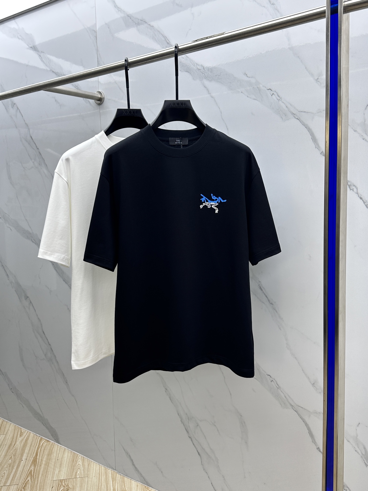 Arc'teryx 2062825FW Crew Neck T-Shirt - Lightweight, Breathable, and Durable 2 i1745777979938 2465 0 0