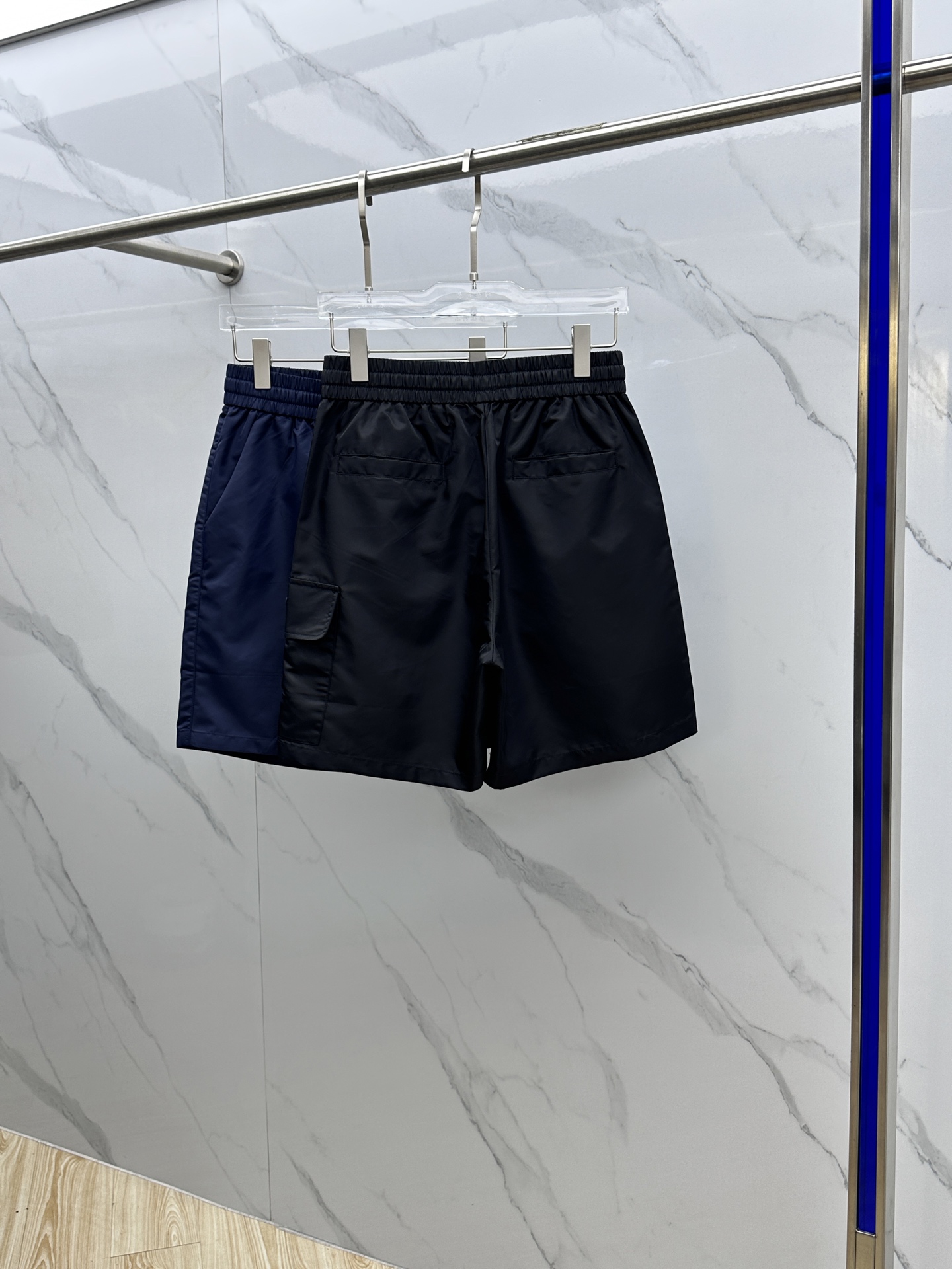 Prada 2025SS Men's Nylon Drawstring Shorts with Functional Pockets 9 i1746299587617 5931 0 7