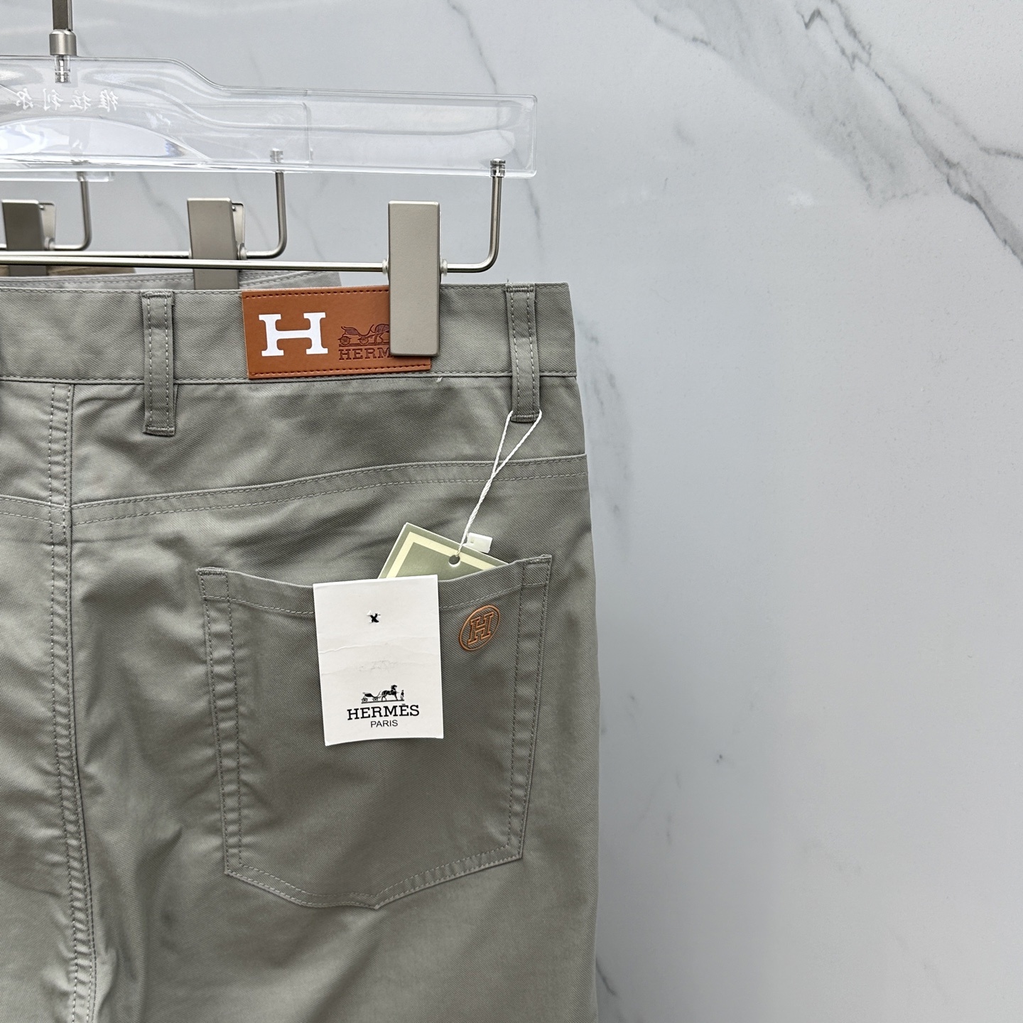 “2025 Hermes Emass Recreational Pants: Fashionable Design with High-Quality Hardware Details” - 图片 9