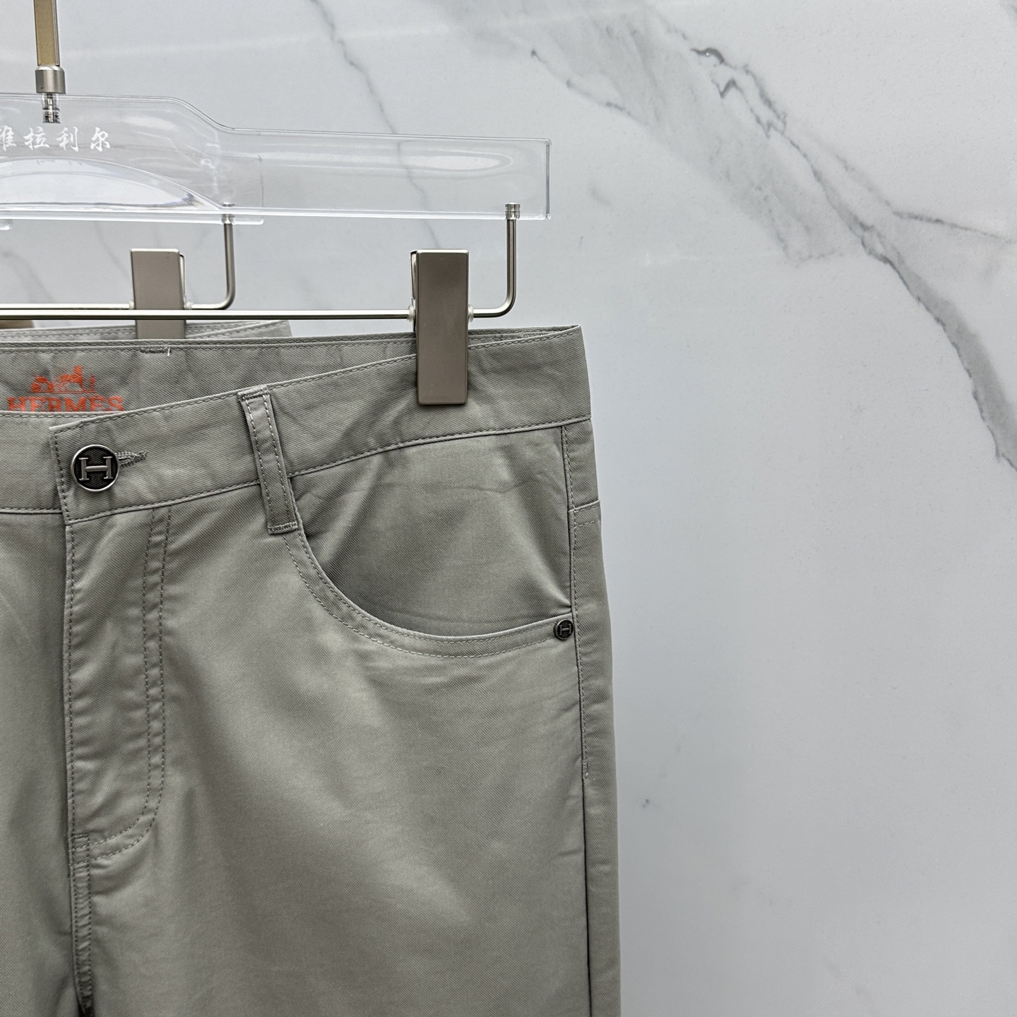 “2025 Hermes Emass Recreational Pants: Fashionable Design with High-Quality Hardware Details” - 图片 7