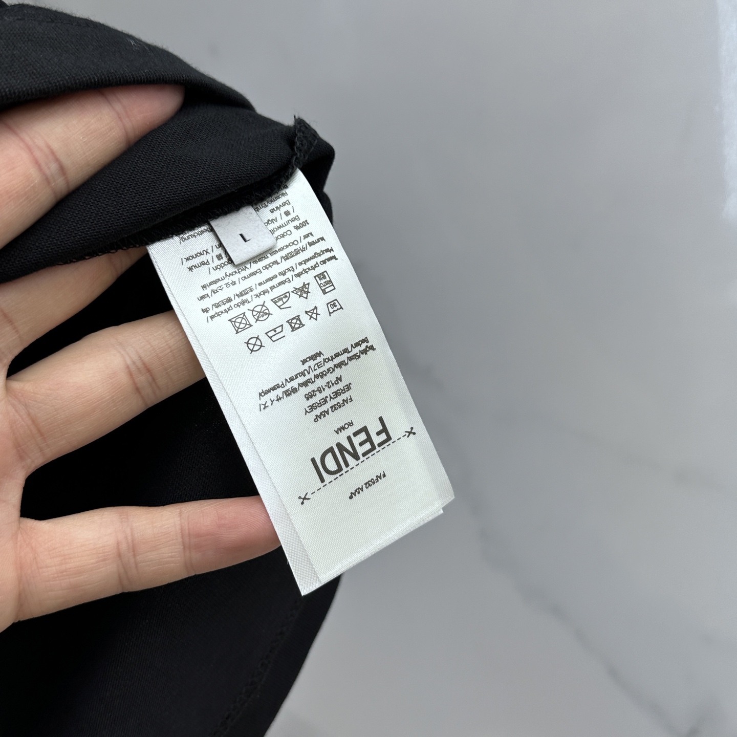  🆕Fendi*芬迪  2025FW春夏新品圆领打底外穿T恤，立体感logo常规半袖纯棉打底T恤，棉，手