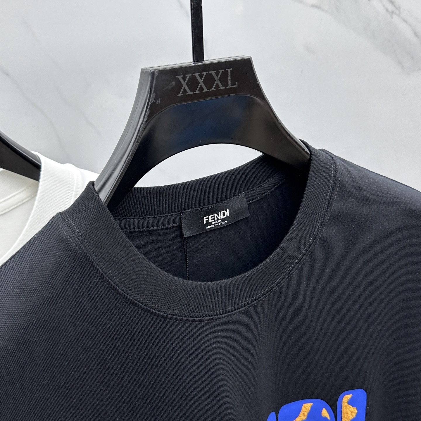  🆕Fendi*芬迪  2025FW春夏新品圆领打底外穿T恤，立体感logo常规半袖纯棉打底T恤，棉，手