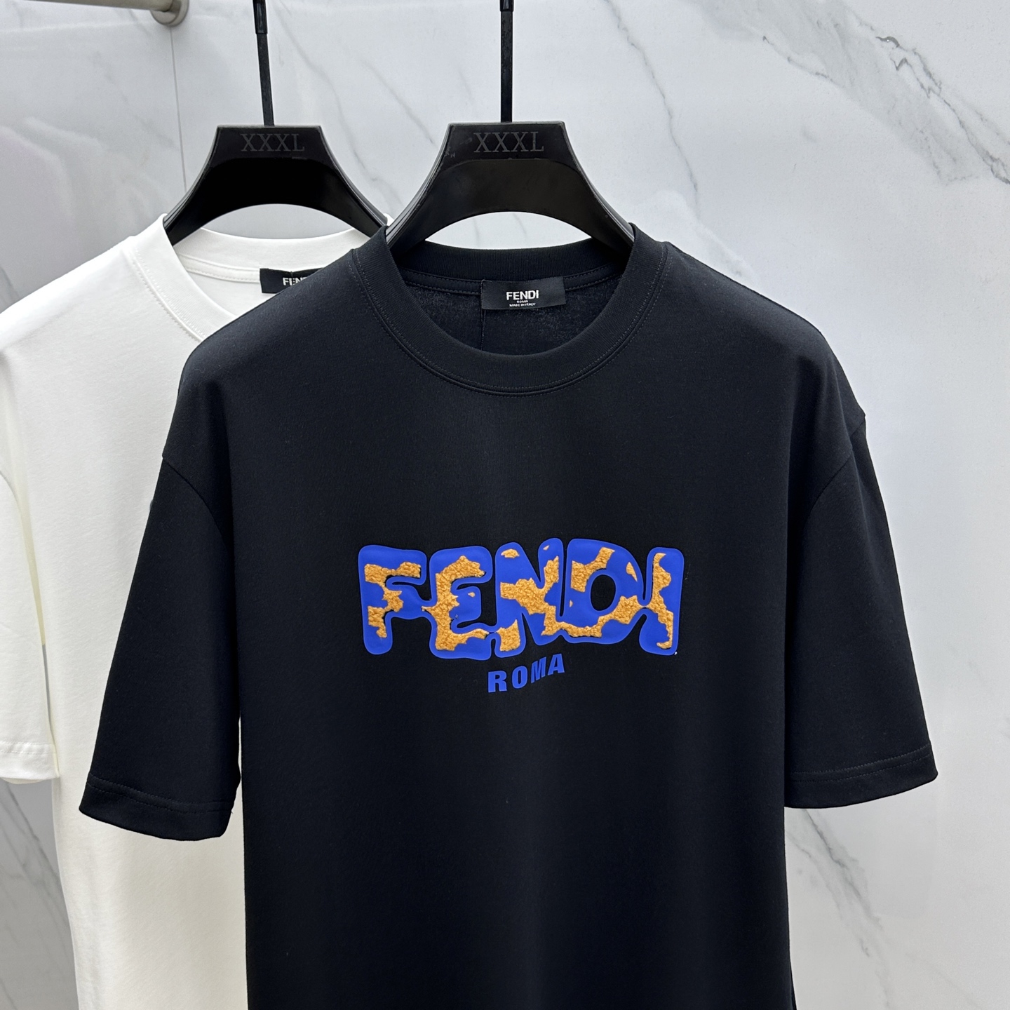  🆕Fendi*芬迪  2025FW春夏新品圆领打底外穿T恤，立体感logo常规半袖纯棉打底T恤，棉，手