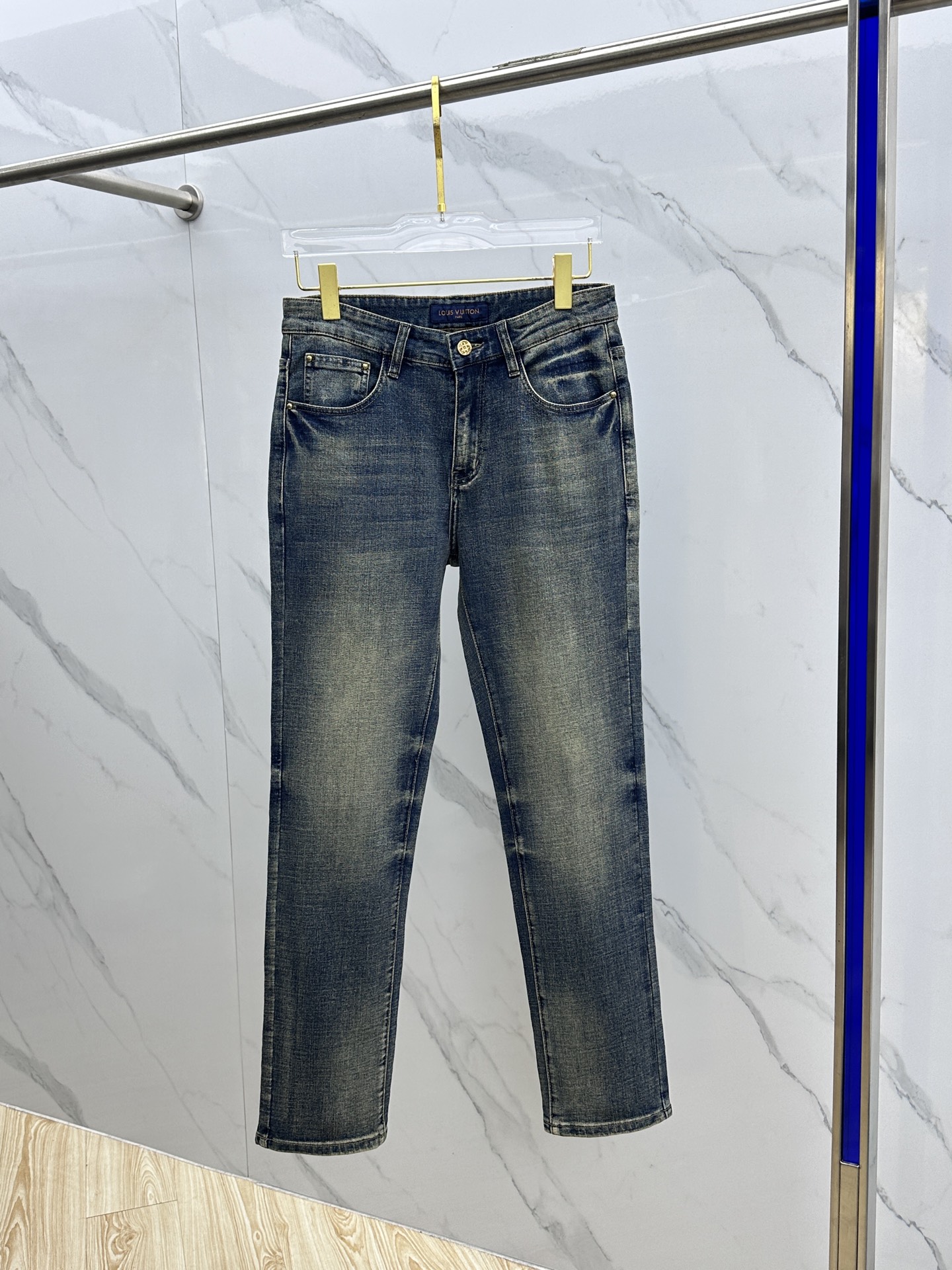 Louis Vuitton 2025 Spring Jeans: High-End Custom with Unique Details. - 图片 3