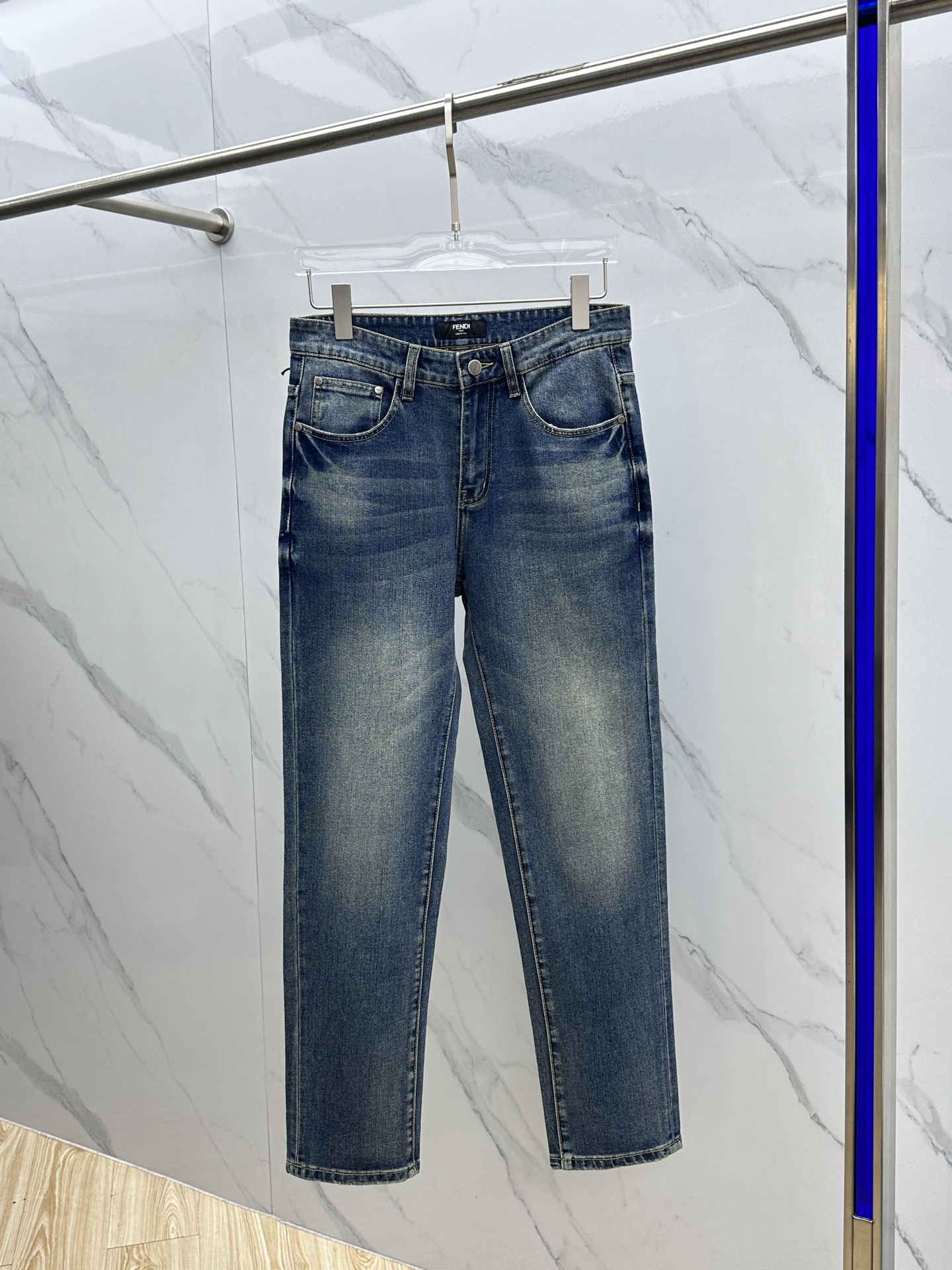 调价
 🆕Fendi*芬迪 🔥高端定制、2025早春最新款牛仔裤 柜台同步发售 原版定制复刻 客供五金辅