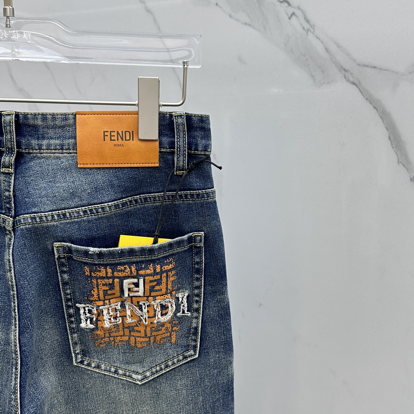 调价
 🆕Fendi*芬迪 🔥高端定制、2025早春最新款牛仔裤 柜台同步发售 原版定制复刻 客供五金辅