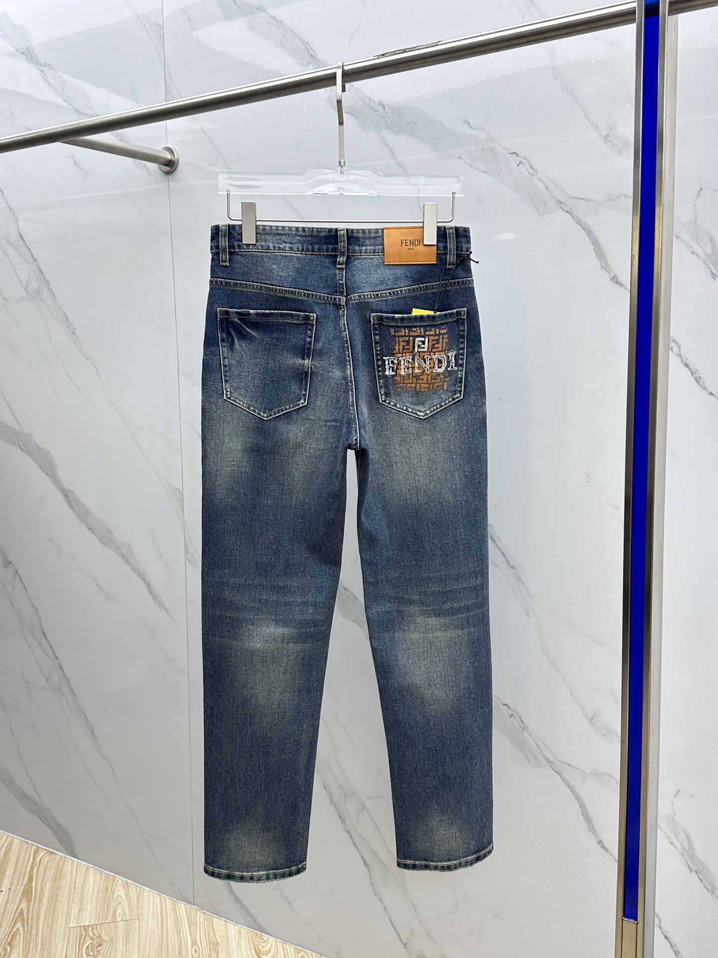 调价
 🆕Fendi*芬迪 🔥高端定制、2025早春最新款牛仔裤 柜台同步发售 原版定制复刻 客供五金辅