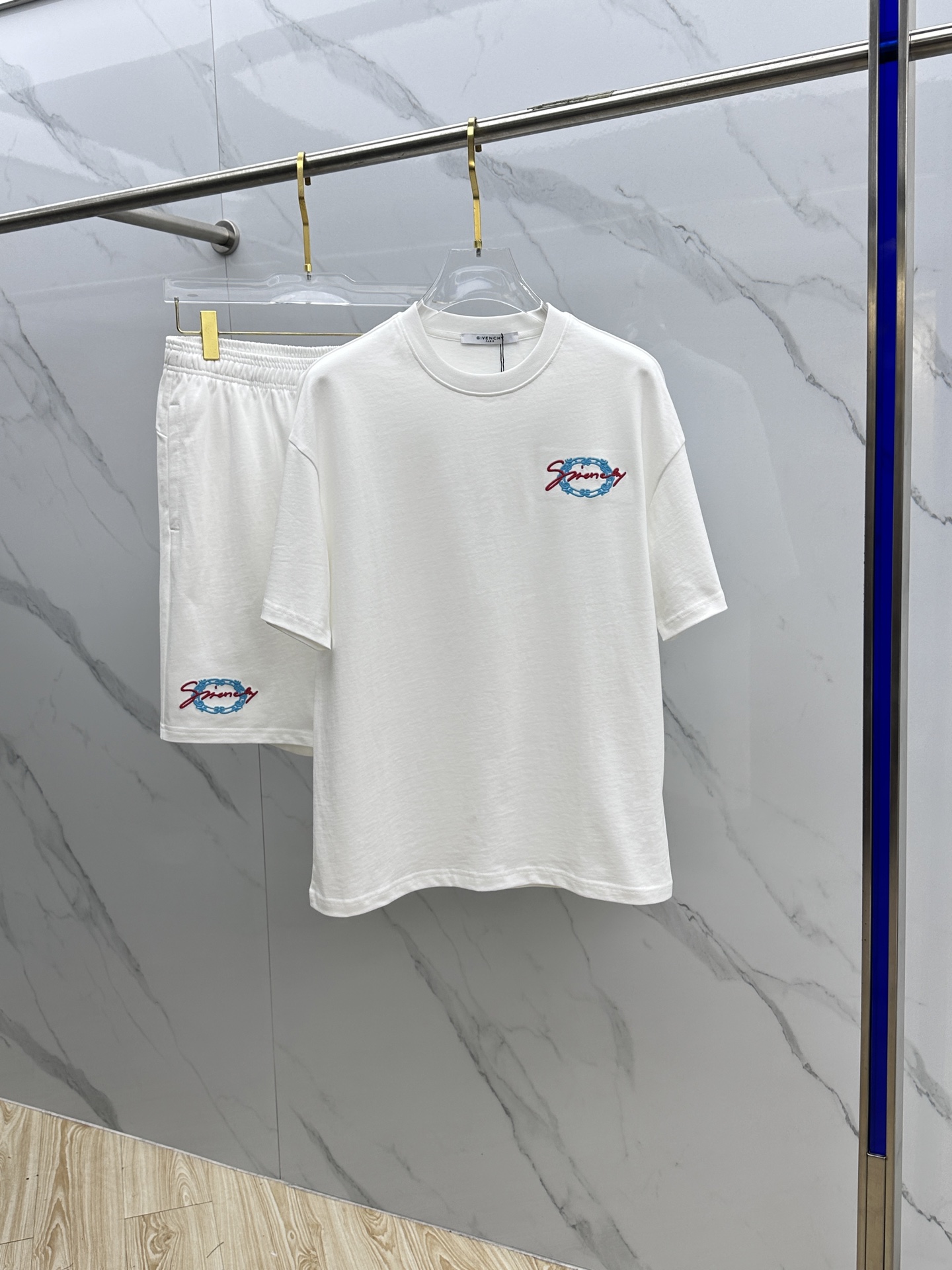 Givenchy Spring Collection: Top-class Pure Cotton Fashion for Men and Women - 图片 1