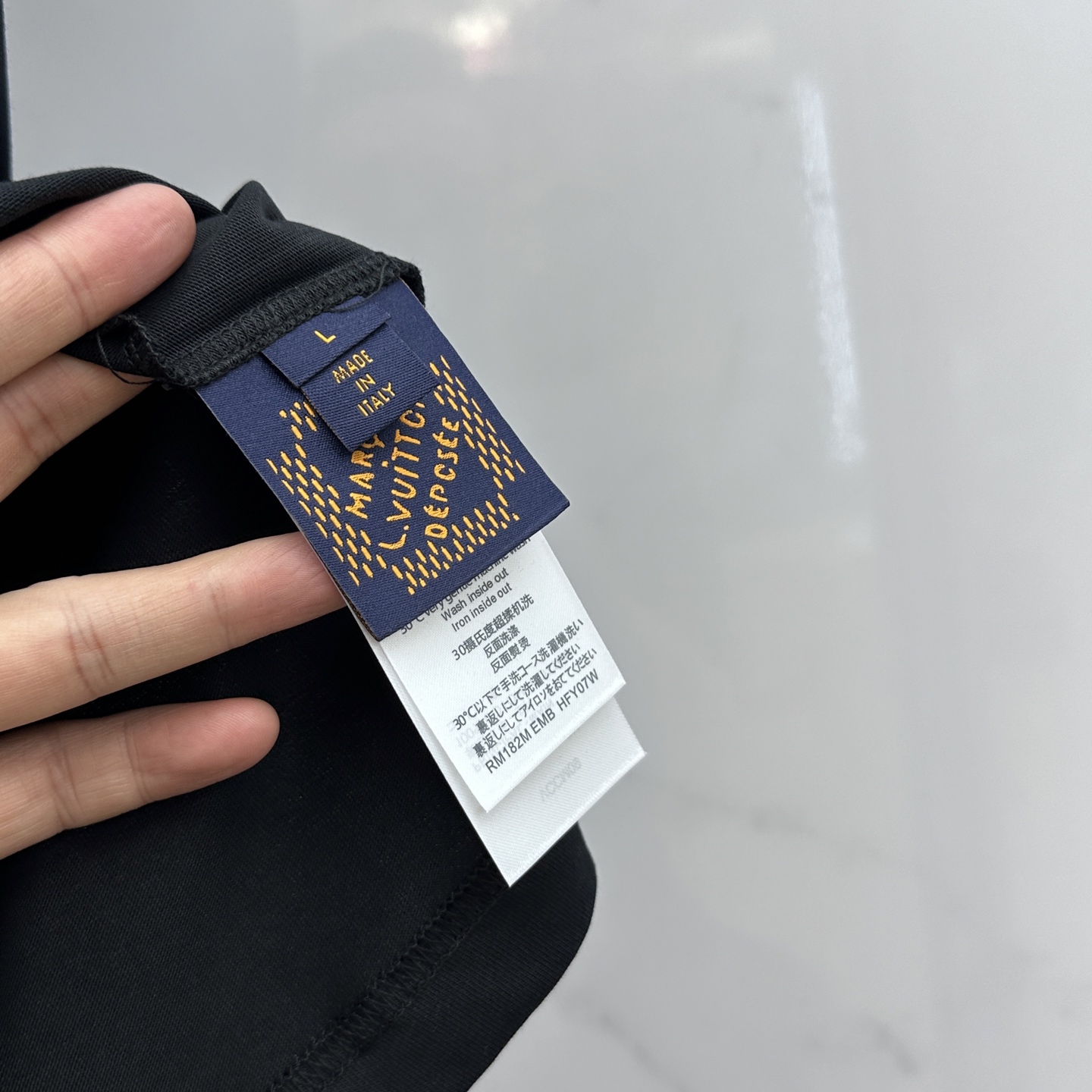  🆕1V*路易威登 2025FW春夏新品圆领打底外穿T恤，立体logo字母刺绣，手感面糯有骨感，柔而有韧