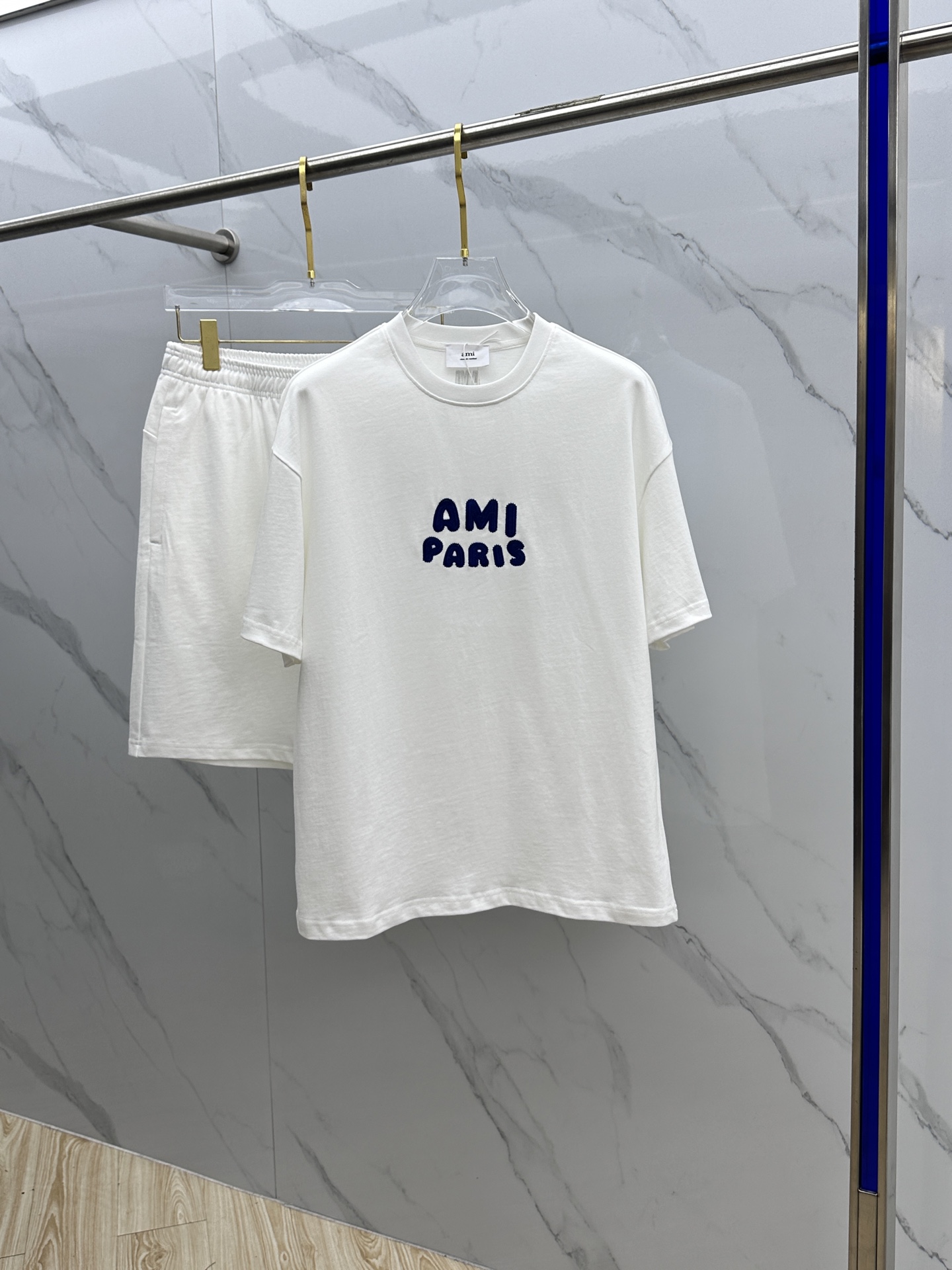 P975 Ami 2025’s Latest Unisex Cotton Suit Collection with Rare Online Availability