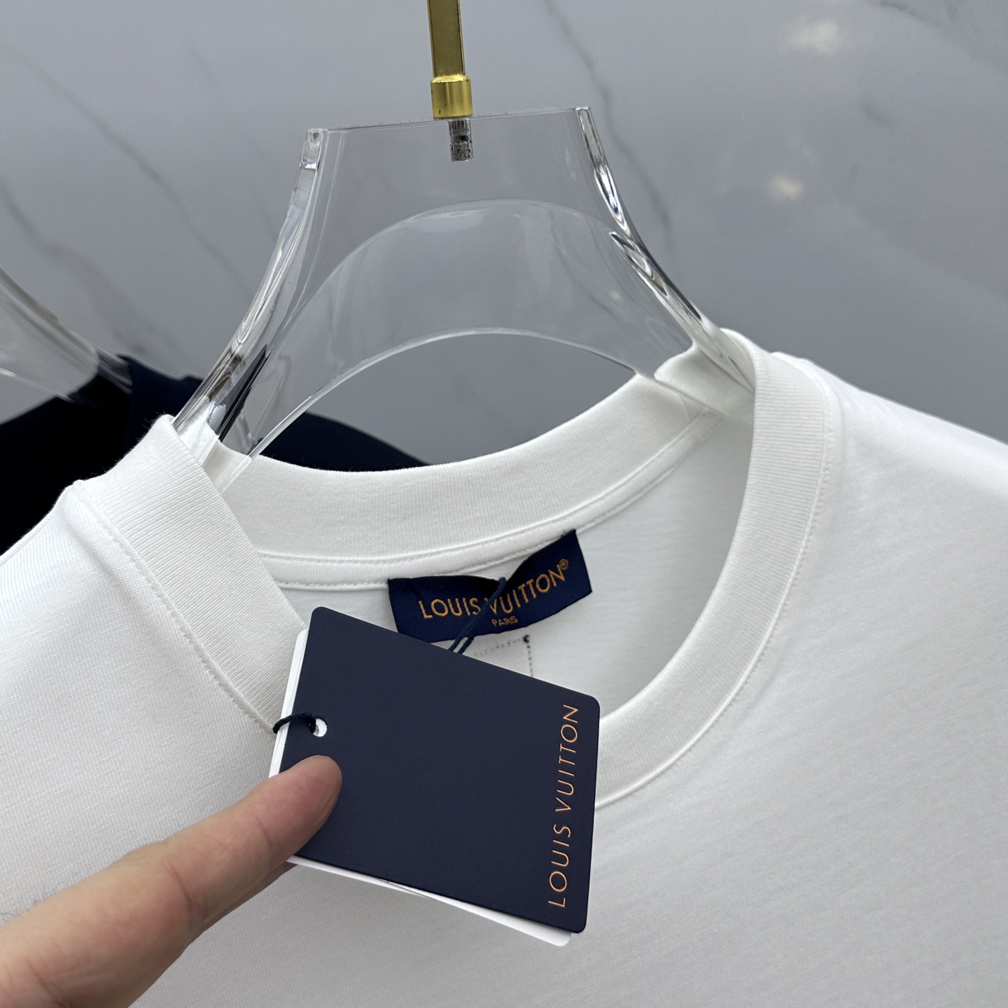 Louis Vuitton 2025FW Crewneck T-Shirt with Allover Logo Print, Unisex 6 i1747331442623 32 0 4