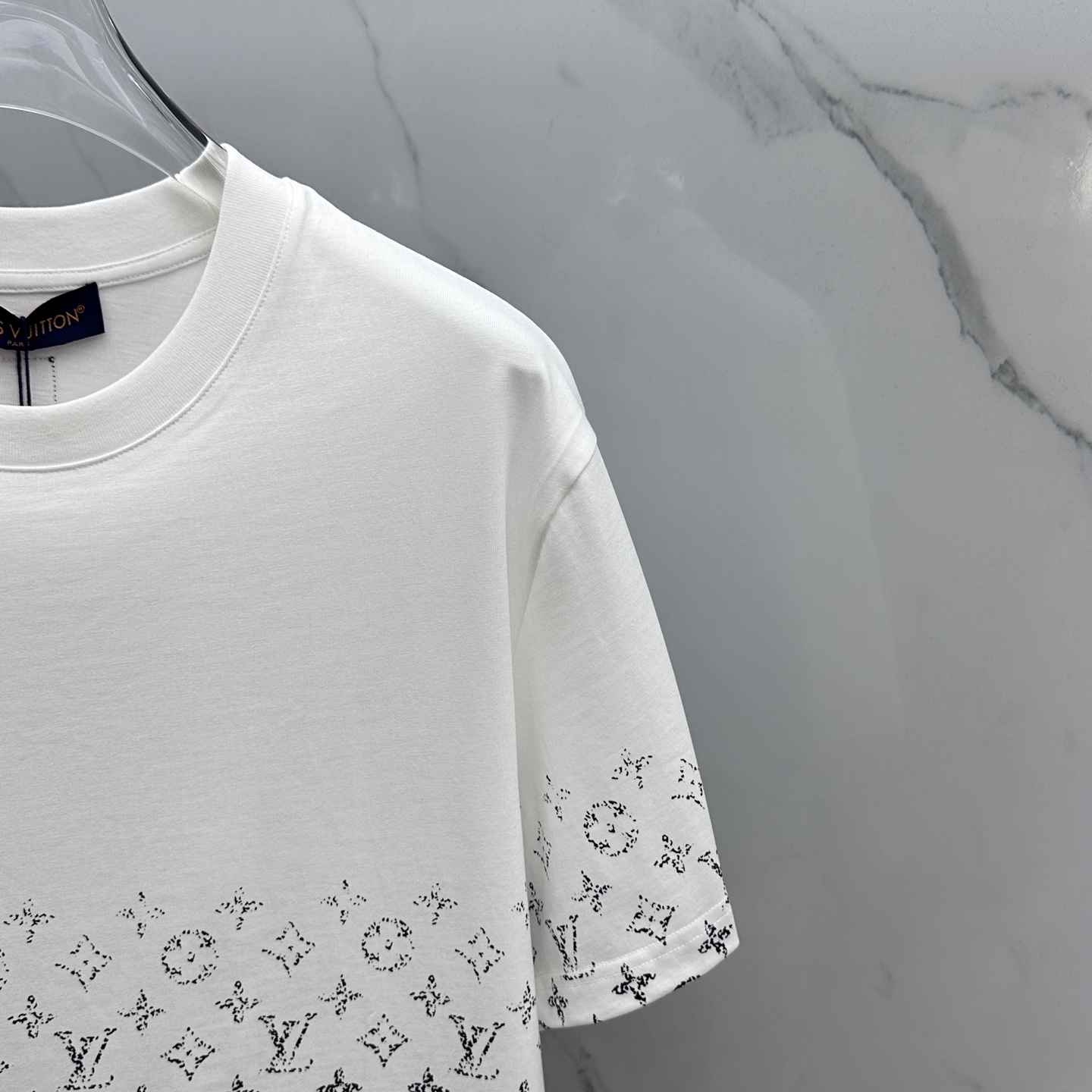 Louis Vuitton 2025FW Crewneck T-Shirt with Allover Logo Print, Unisex 7 i1747331442640 6048 0 5