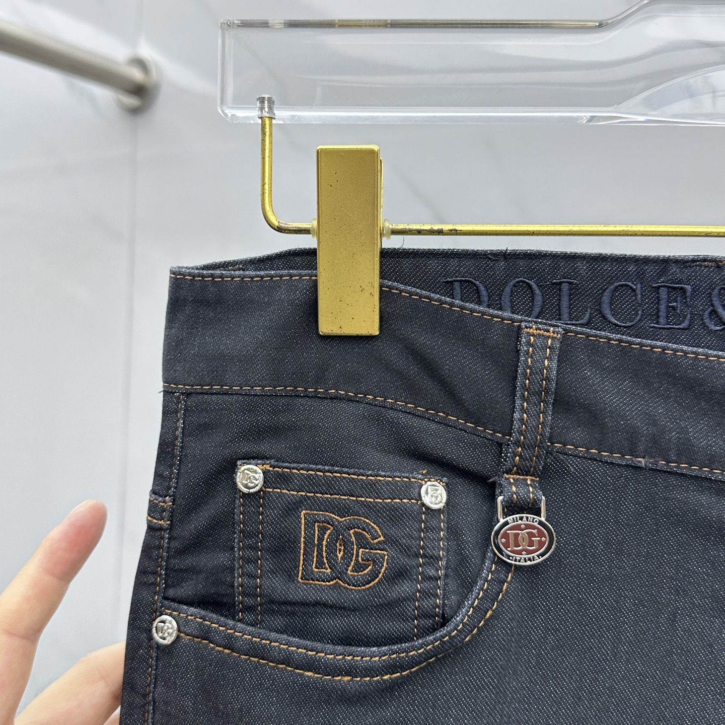  🆕DG*杜嘉班纳 🔥高端定制、2025早春薄款最新款牛仔裤 柜台同步发售 小直筒版型，进口固色面料 原