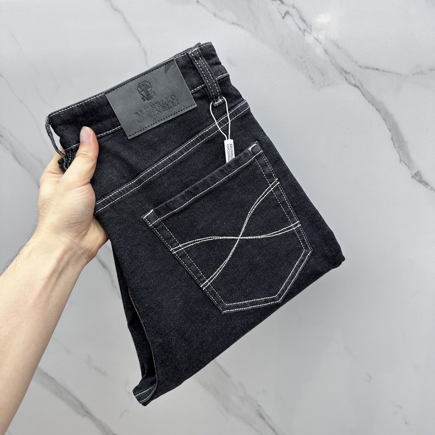 2025 Spring High-End Custom Jeans with Original Regraving and Solid Fabric