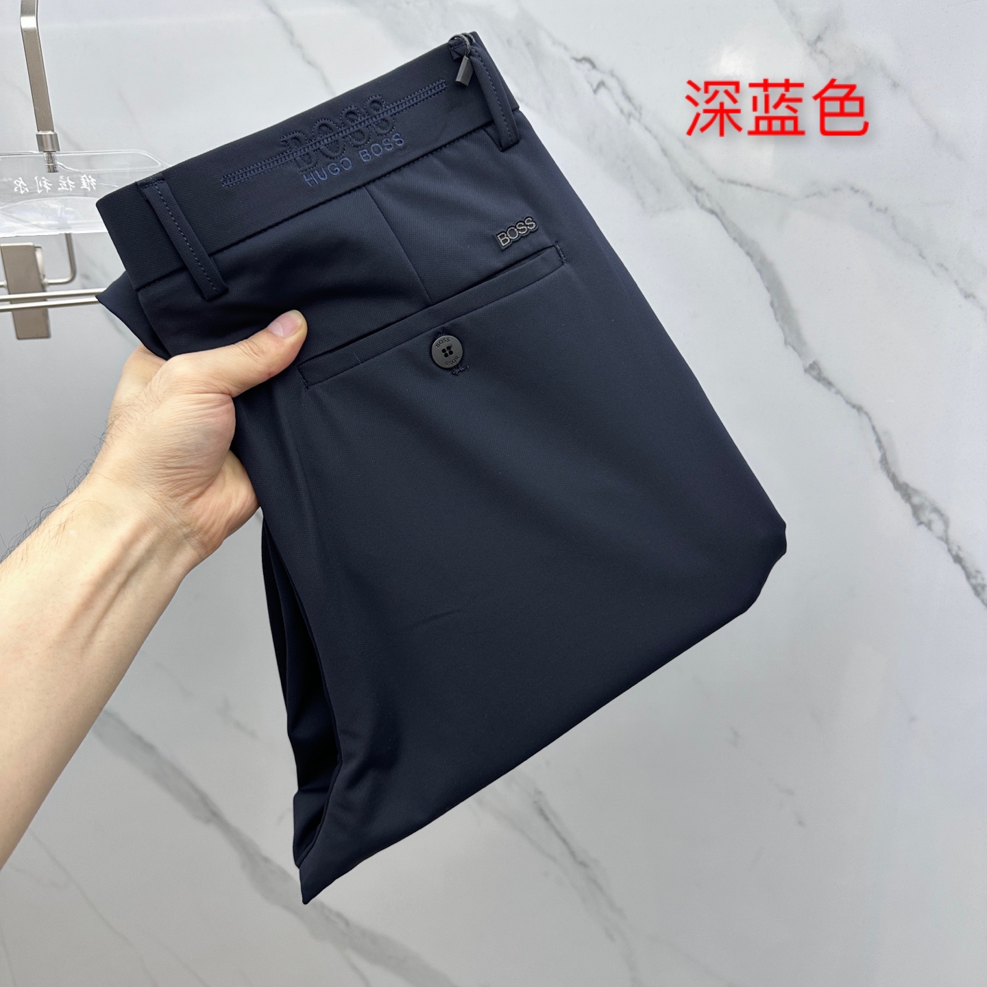 NO:453322,BOSS 2025 spring and summer new casual trousers, simultaneously released on the official website, trouser body craft design, imported customer-supplied auxiliary materials, fabric customization, and OEM products are free of inspection!  Every detail is the ultimate, the original hardware accessories are trendy and stylish, and they are a must-have item for trendy people!  Original production of A11!  Number of codes 29-38 None 35.37, alexander wang19860909BOSS 2025春夏新品休闲裤西裤,官网同步发售,裤身工艺设计,进口客供辅料、面料定制,代工厂出品免检！每个细节做到极致,原版五金配件,潮范十足、上身有型帅气,潮人必备单品！ A11原单出品！ 码数29-38无35.37,,alexander wang,Men's clothing