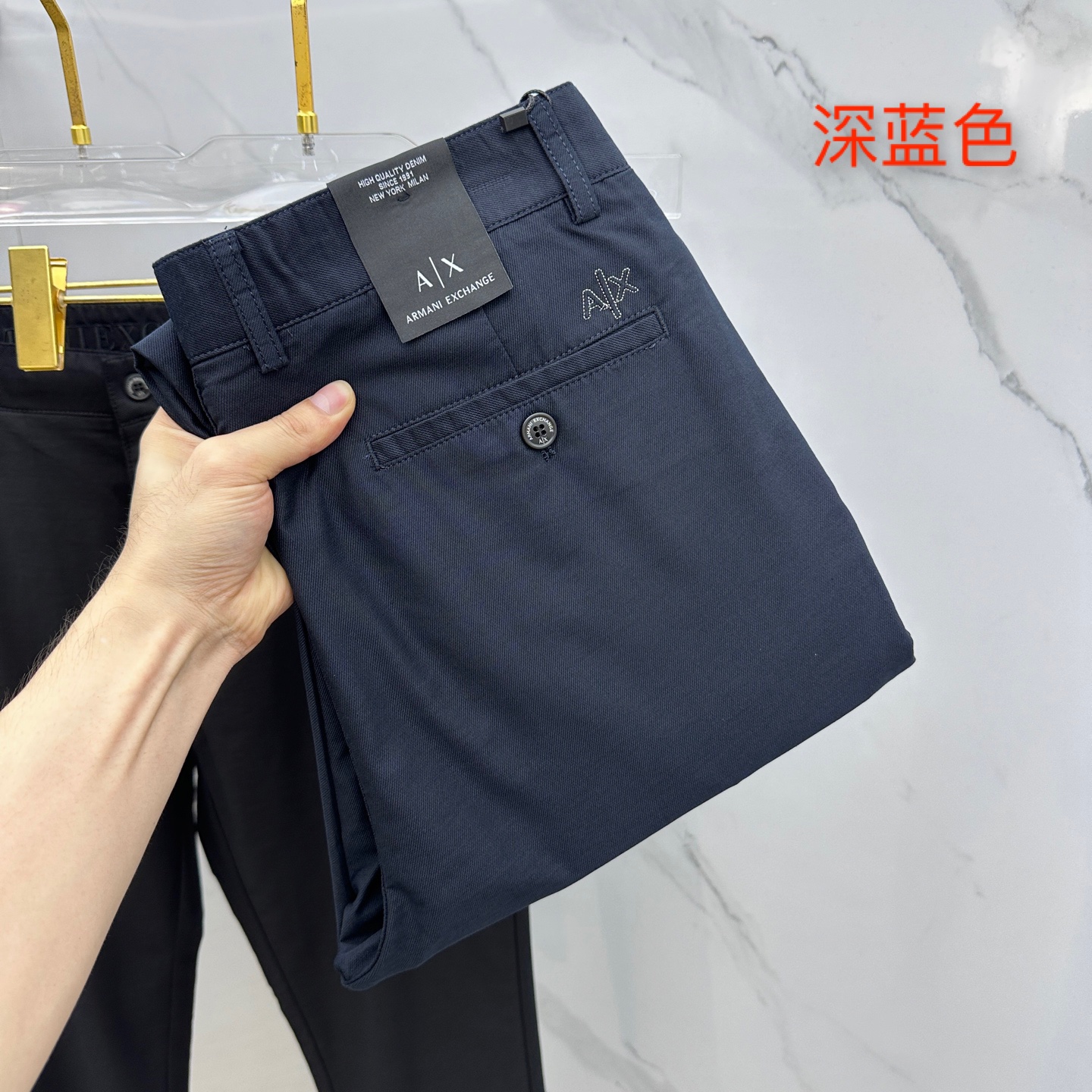 NO:461664,ARMANI* Armani 2025 spring and summer new casual trousers, simultaneously released on the official website, trouser body craft design, imported customer-supplied auxiliary materials, fabric customization, and OEM products are free of inspection!  Every detail is the ultimate, the original hardware accessories are trendy, stylish and handsome, complete with three standards, and a must-have item for trendy people!  Original production of A11!  Number of codes 29-38 None 35.37, Armani, Armani, Alexander wang19860909ARMANI*阿玛尼 2025春夏新品休闲裤西裤,官网同步发售,裤身工艺设计,进口客供辅料、面料定制,代工厂出品免检！每个细节做到极致,原版五金配件,潮范十足、上身有型帅气,三标齐全,潮人必备单品！ A11原单出品！ 码数29-38无35.37,,armani,armani,alexander wang,Men's clothing